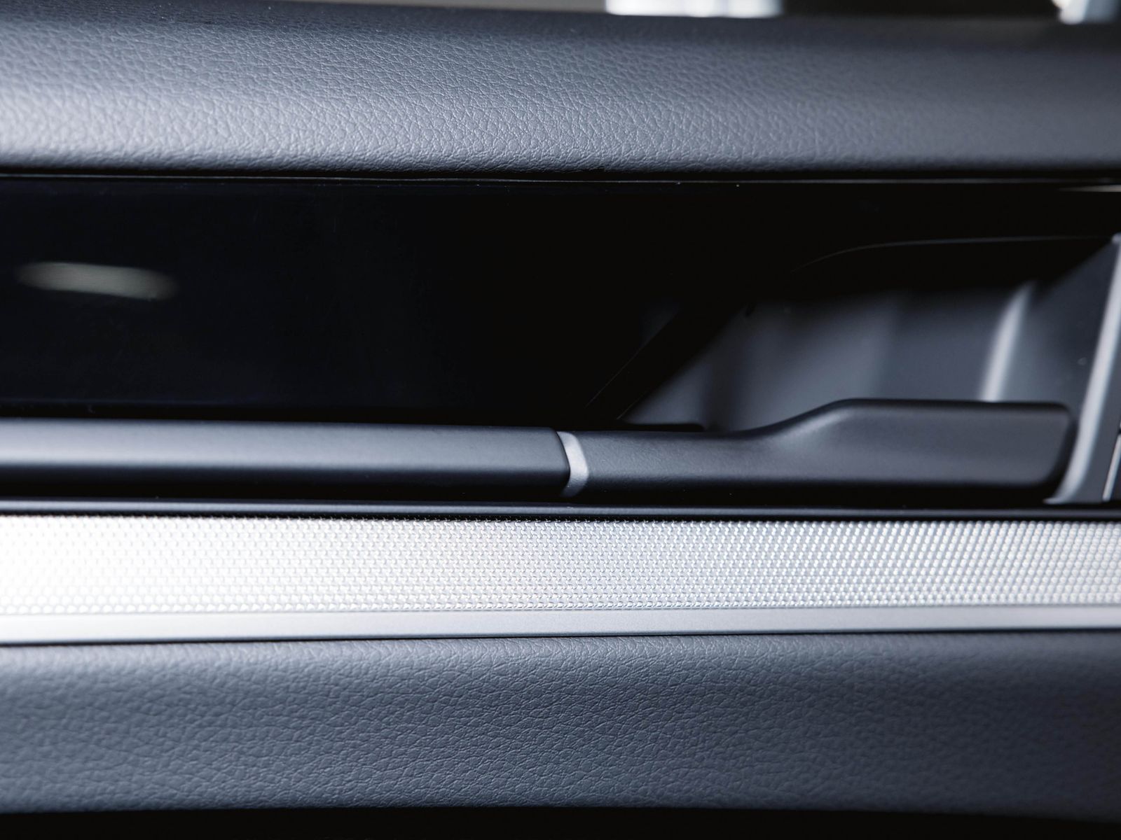 Porsche Cayenne Coupé Sportabgas BOSE foto 24