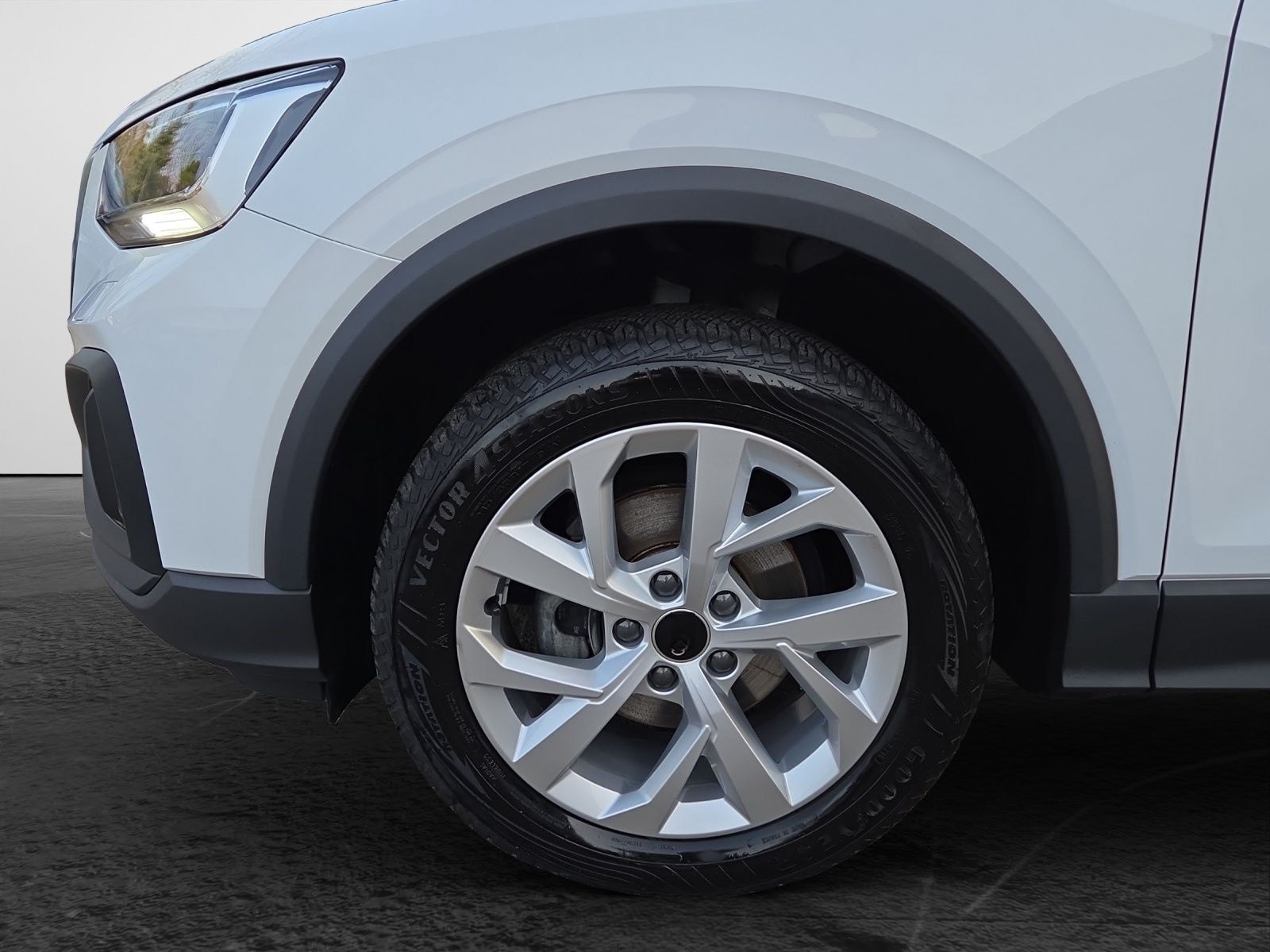 Audi Q2 30 TFSI LED MMI Navi Klima Sitzheizung Alu foto 5