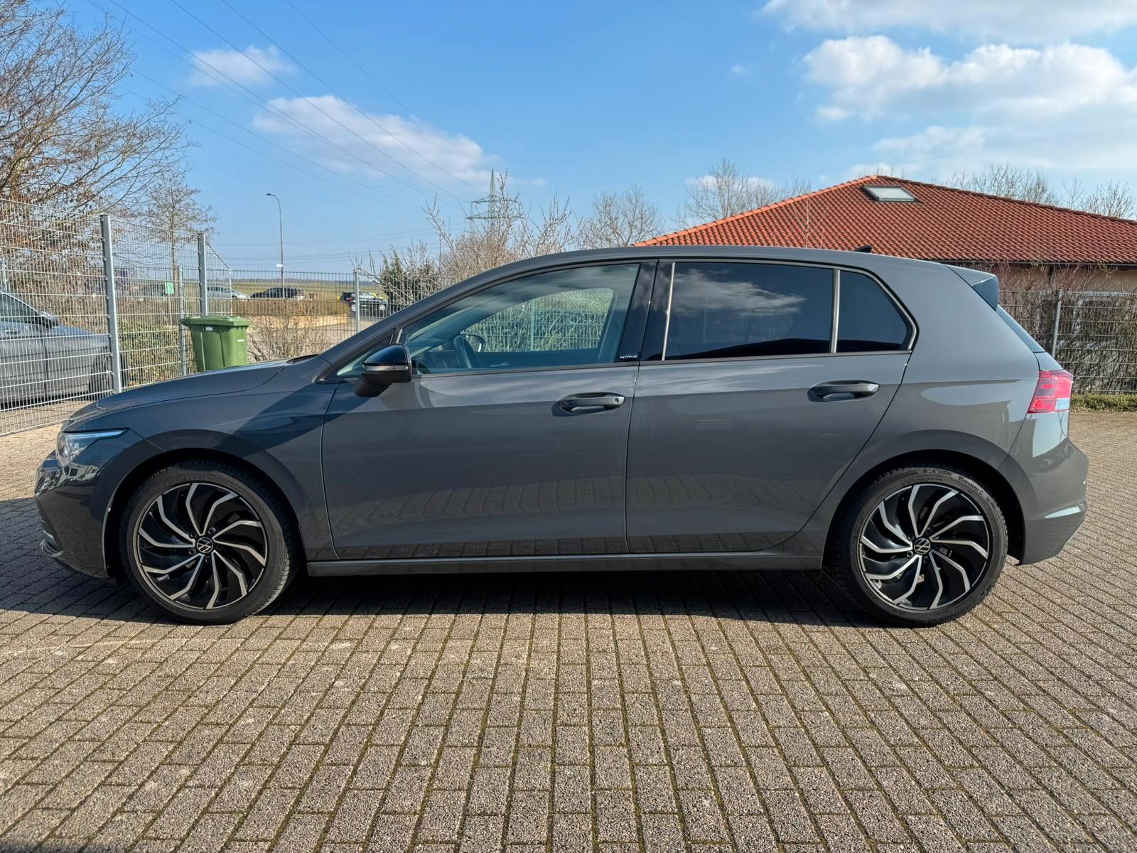 Volkswagen GOLF VIII 1.5 TSI LED KAMERA NAVI APP C. LKR.HZ. foto 8