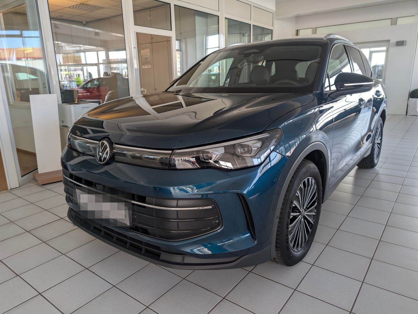 Volkswagen Tiguan 1.5 eTSI DSG NAVI/AZV/KAMERA/LED foto 1