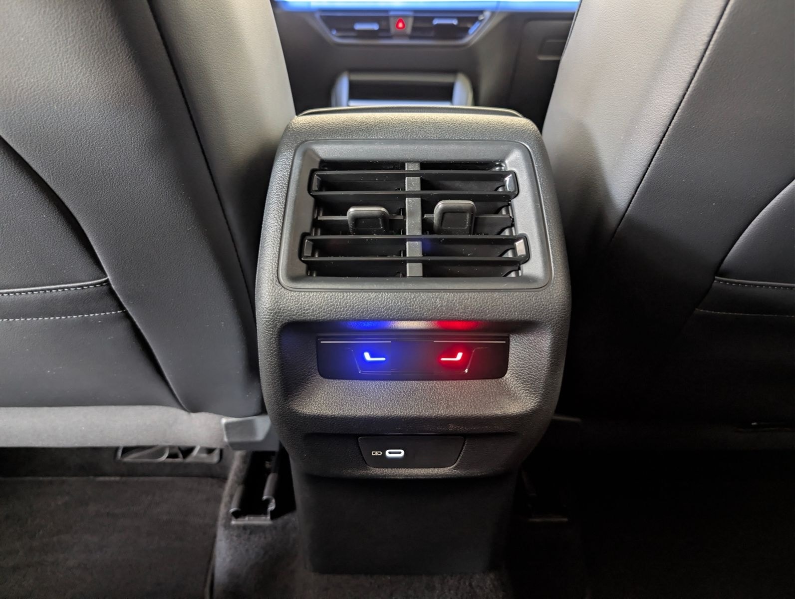 Volkswagen Tiguan 1.5 eTSI DSG NAVI/AZV/KAMERA/LED foto 14