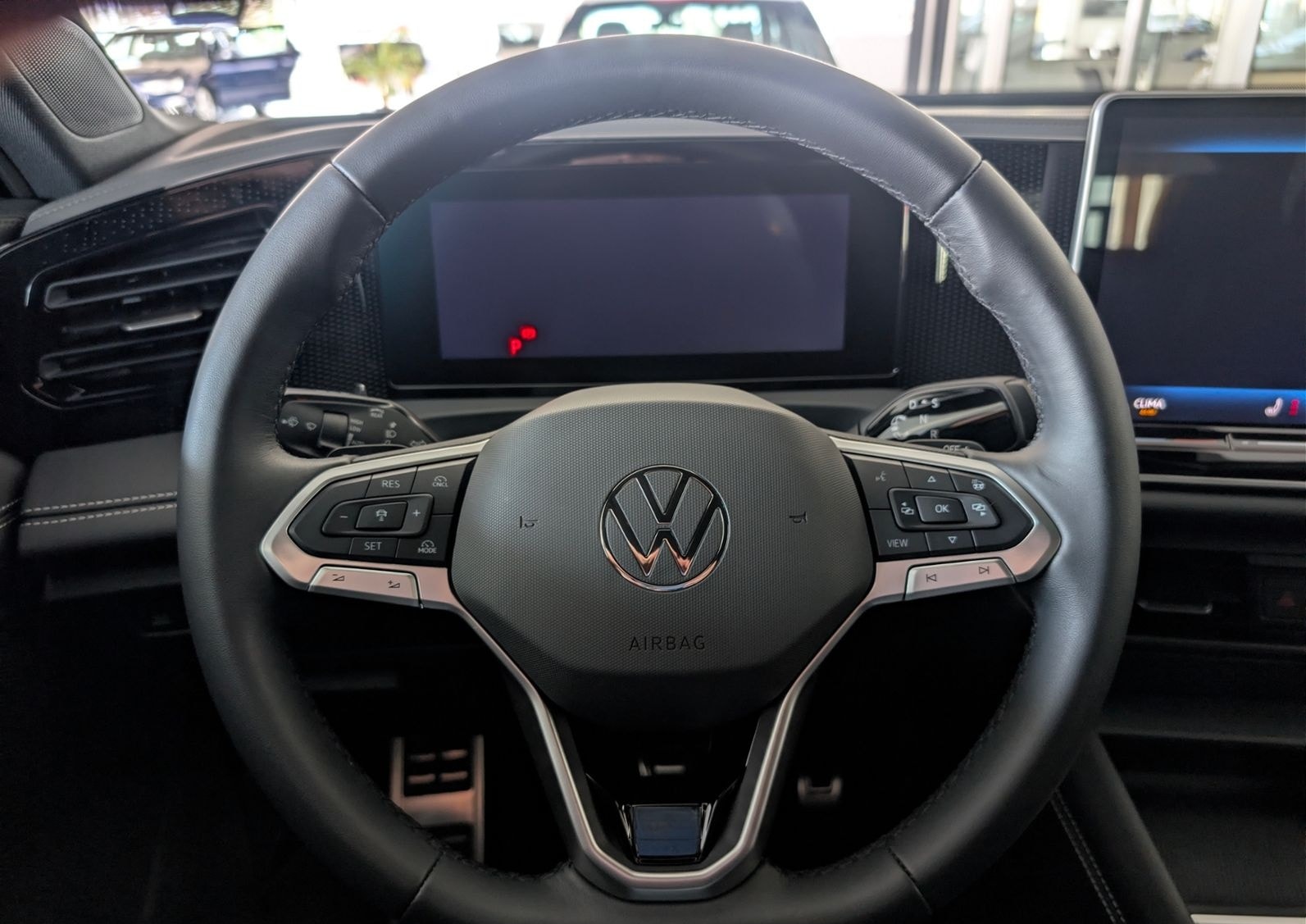 Volkswagen Tiguan 1.5 eTSI DSG NAVI/AZV/KAMERA/LED foto 19