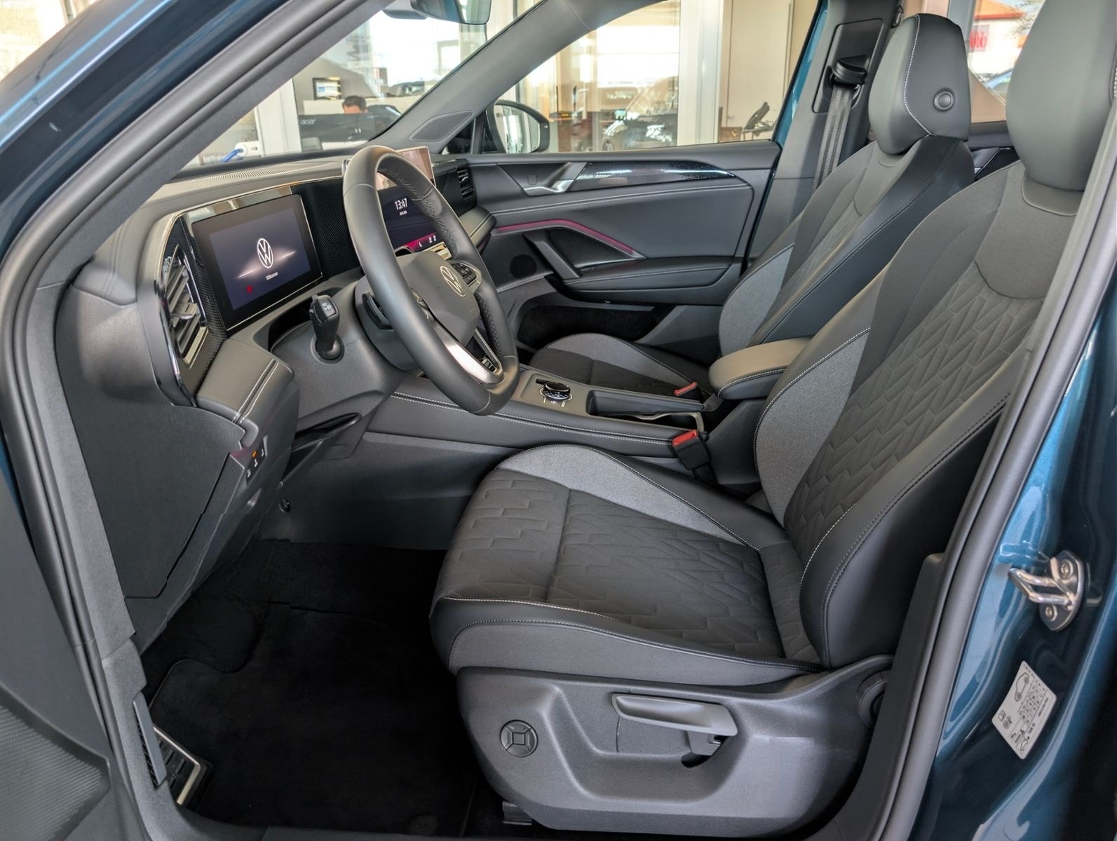 Volkswagen Tiguan 1.5 eTSI DSG NAVI/AZV/KAMERA/LED foto 10