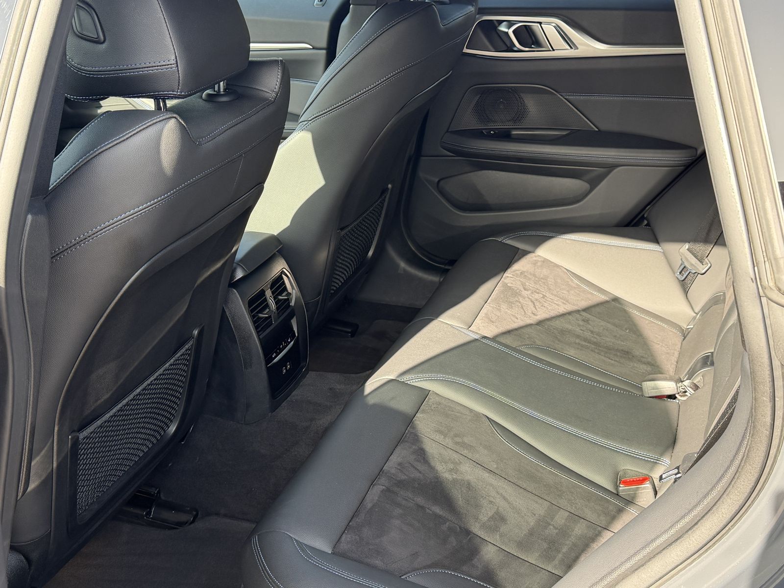 BMW i4 eDrive35 M Sport DAB Komfortzg. Tempomat Shz foto 4