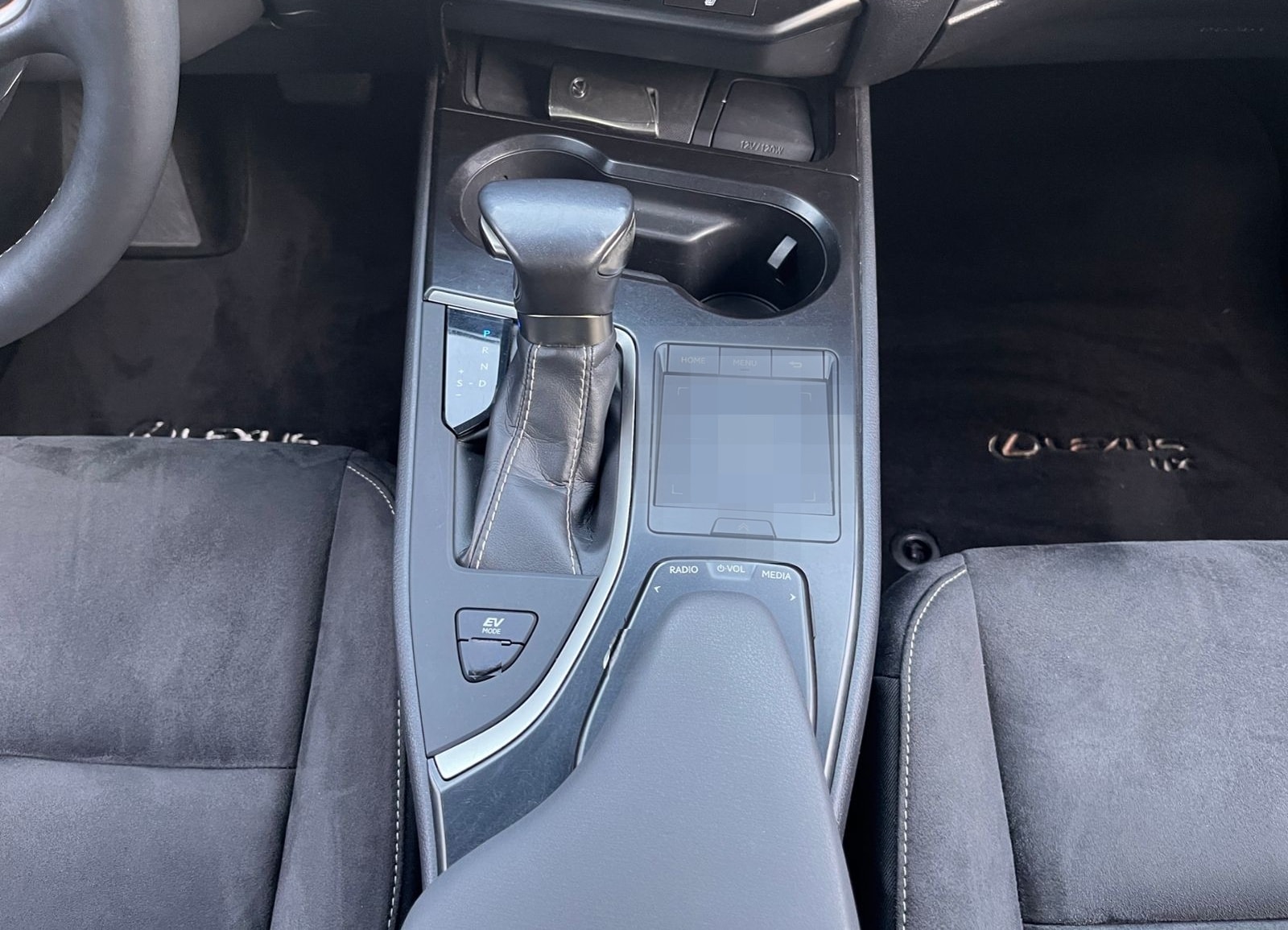 Lexus UX 250 h Launch Edition LED NAV SHZ RFK foto 20