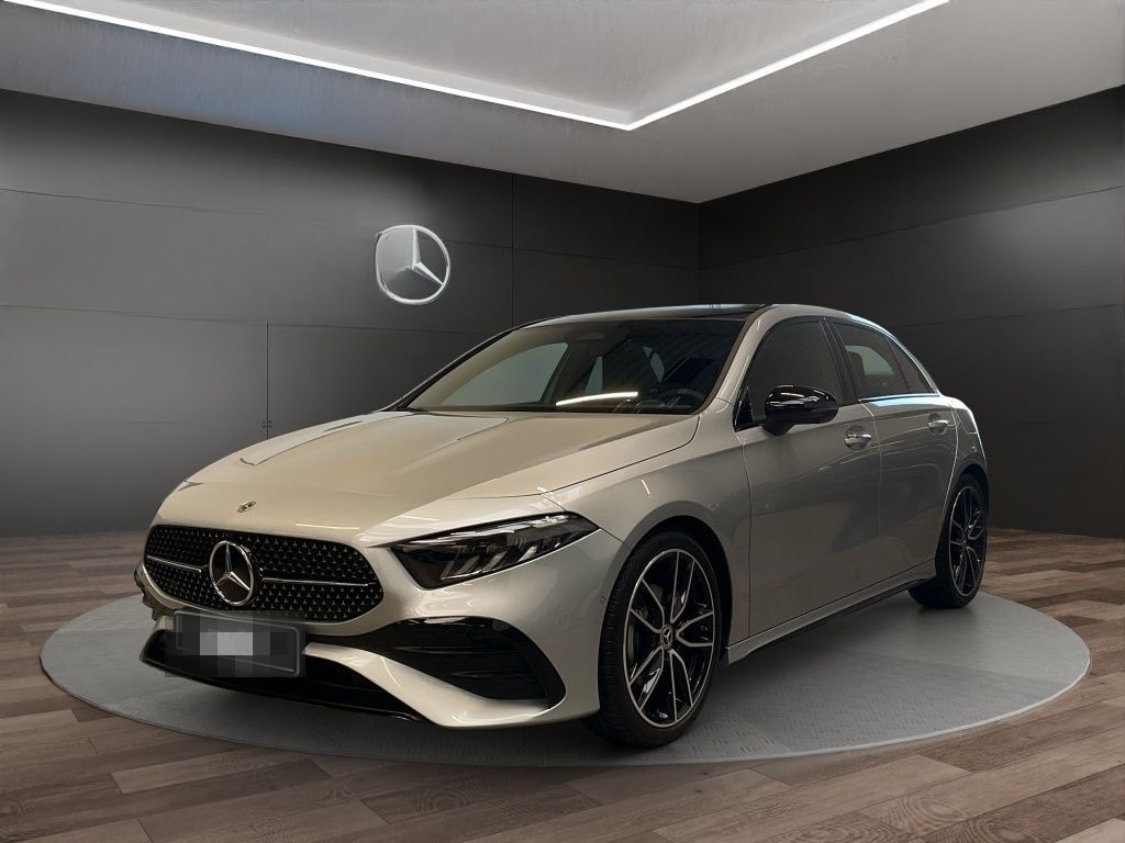 Mercedes-Benz A 180 AMG NIGHT PANORAMA DISTRONIC 360° KEYLESS foto 1
