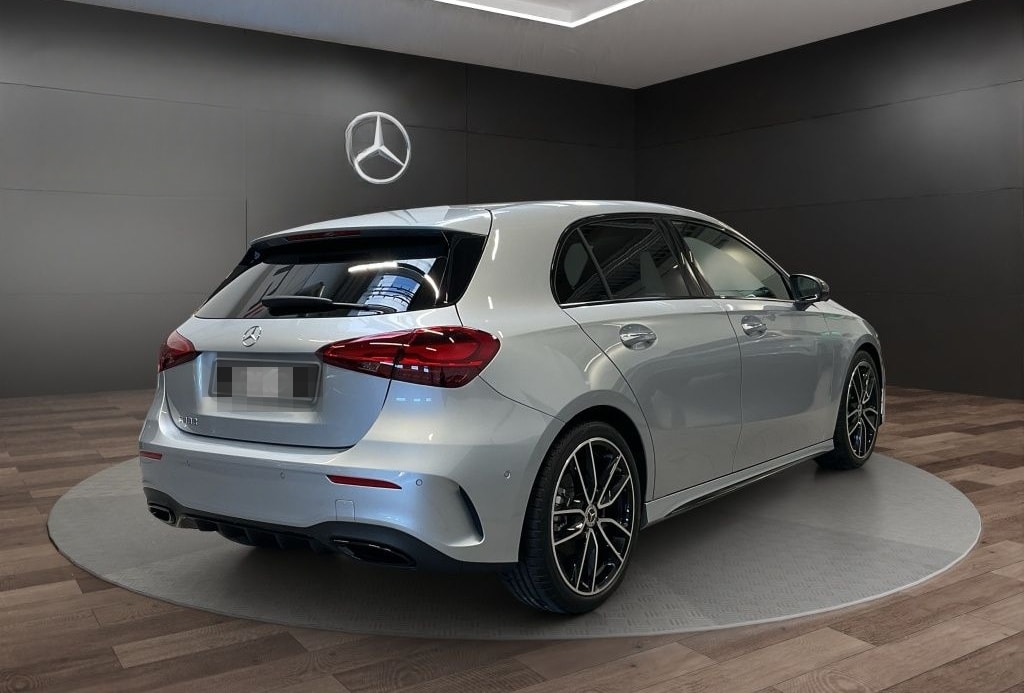 Mercedes-Benz A 180 AMG NIGHT PANORAMA DISTRONIC 360° KEYLESS foto 3