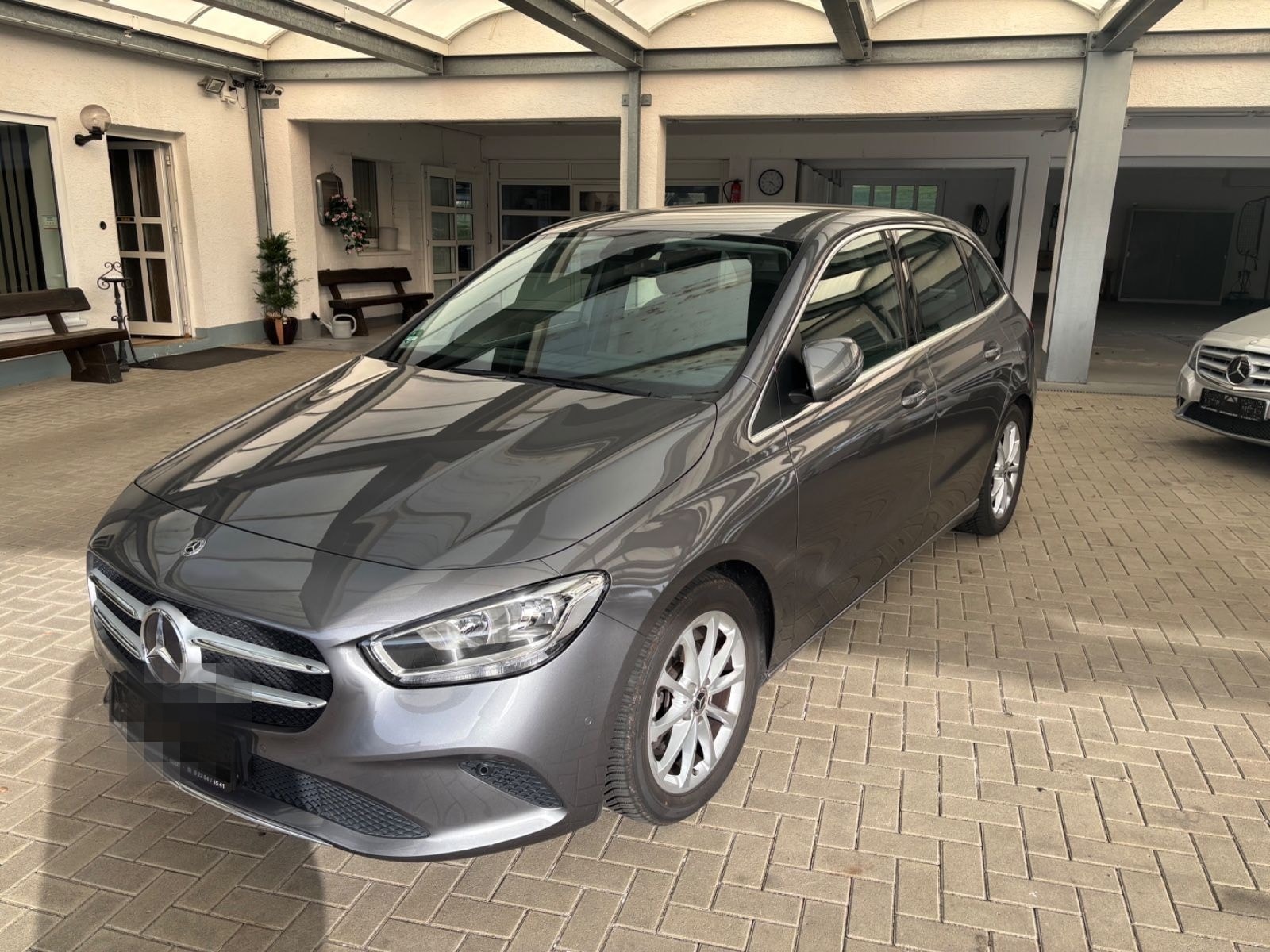 Mercedes-Benz B 180 Progessive Kamera MBUX Navi Sitzh. foto 5