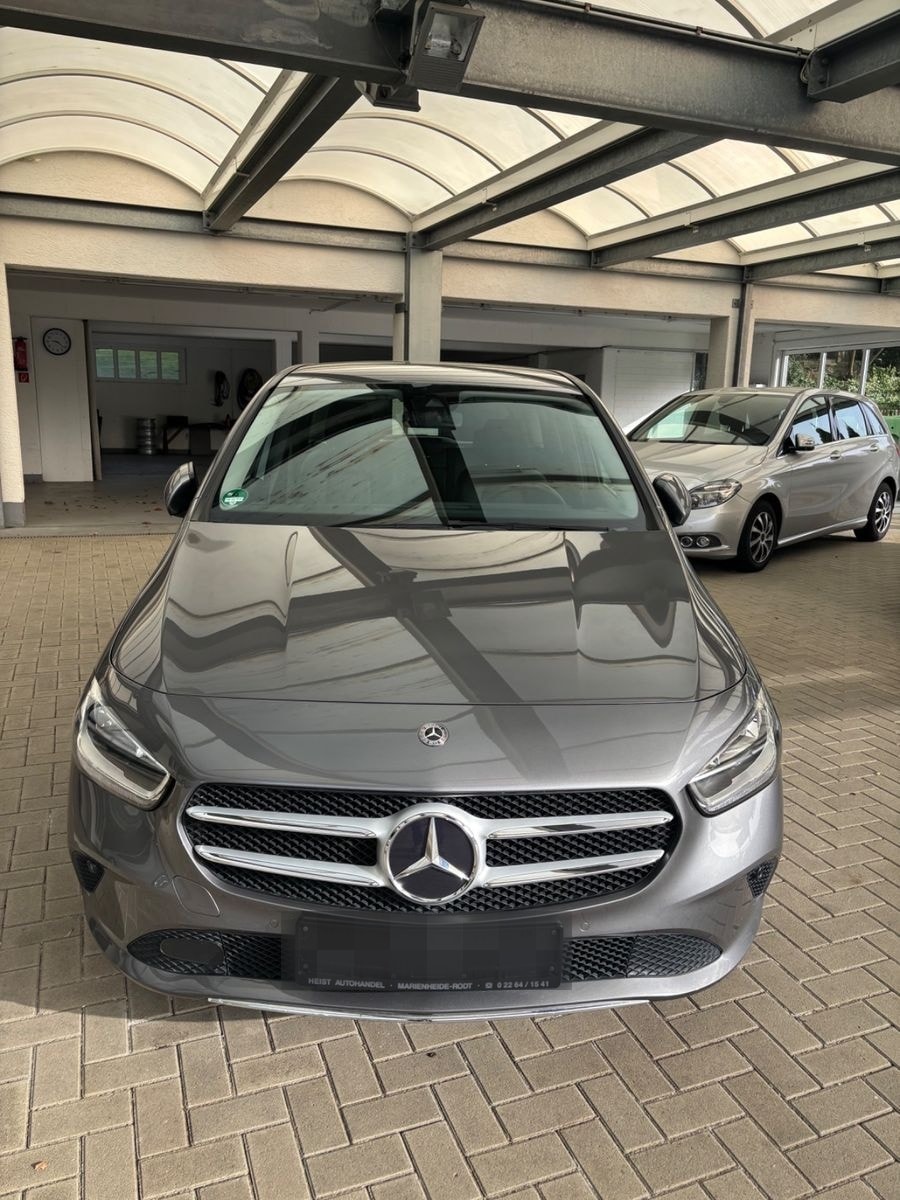 Mercedes-Benz B 180 Progessive Kamera MBUX Navi Sitzh. foto 6