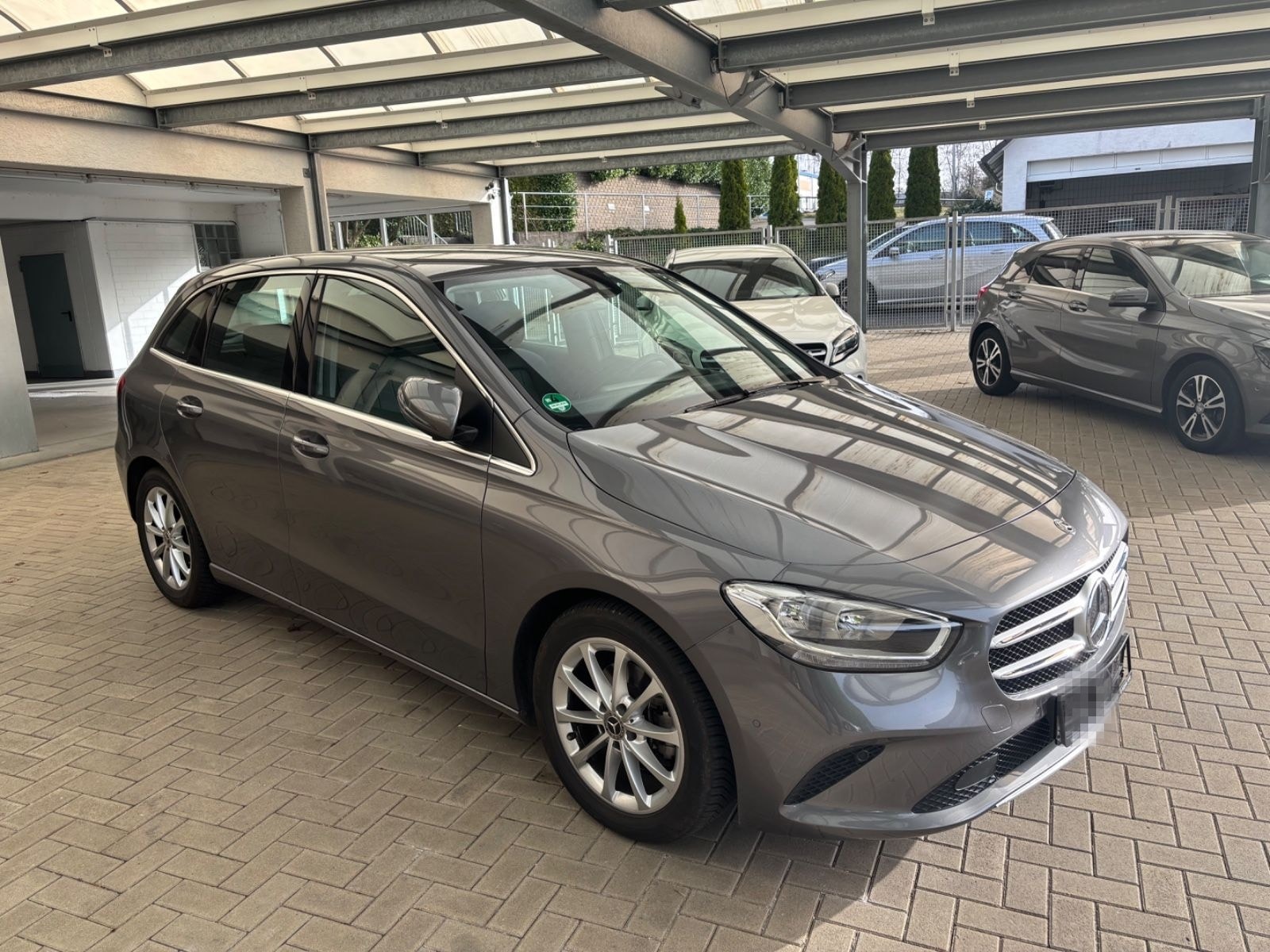 Mercedes-Benz B 180 Progessive Kamera MBUX Navi Sitzh. foto 7