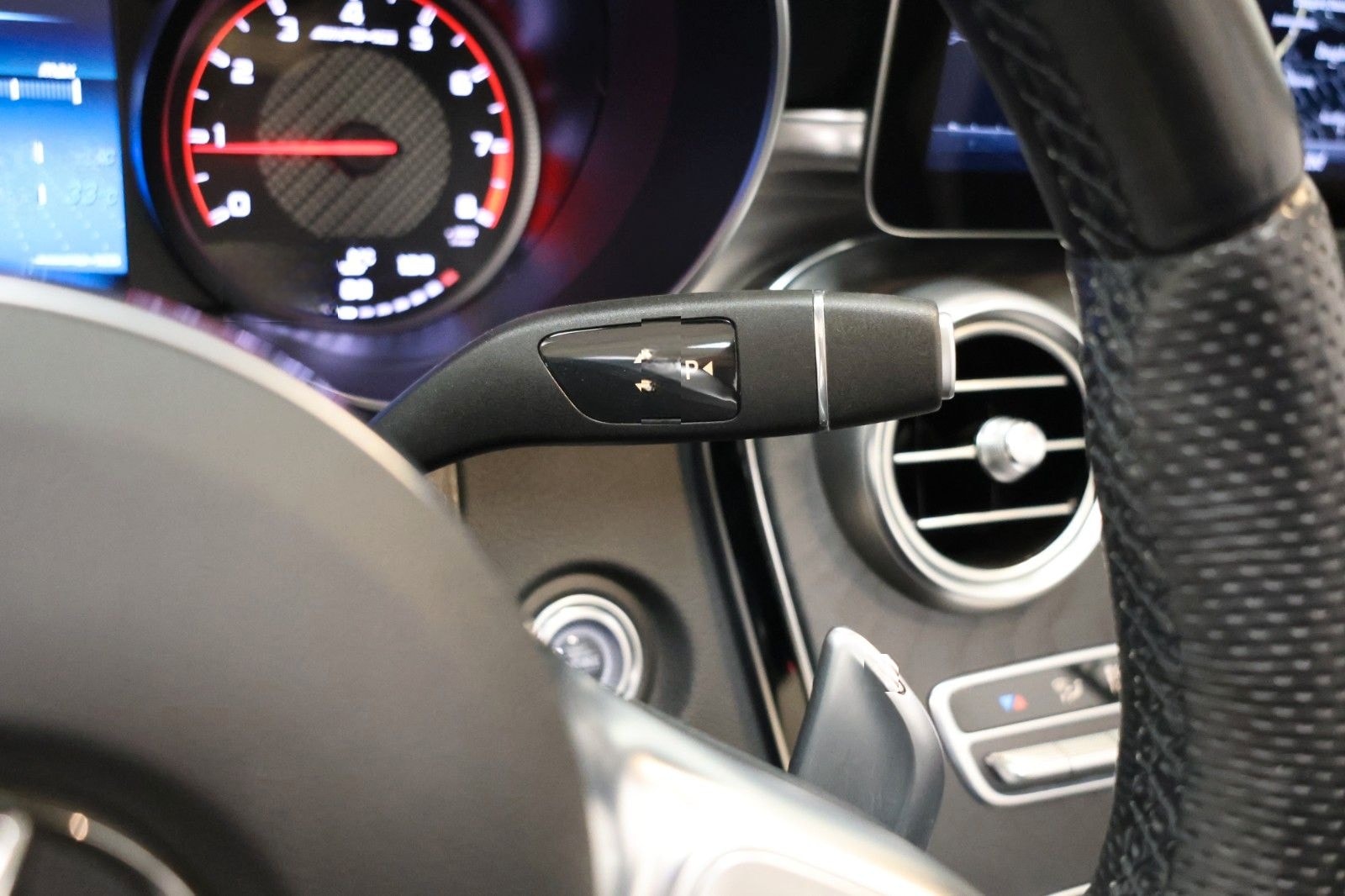 Mercedes-Benz C 63 S AMG Cabriolet foto 15