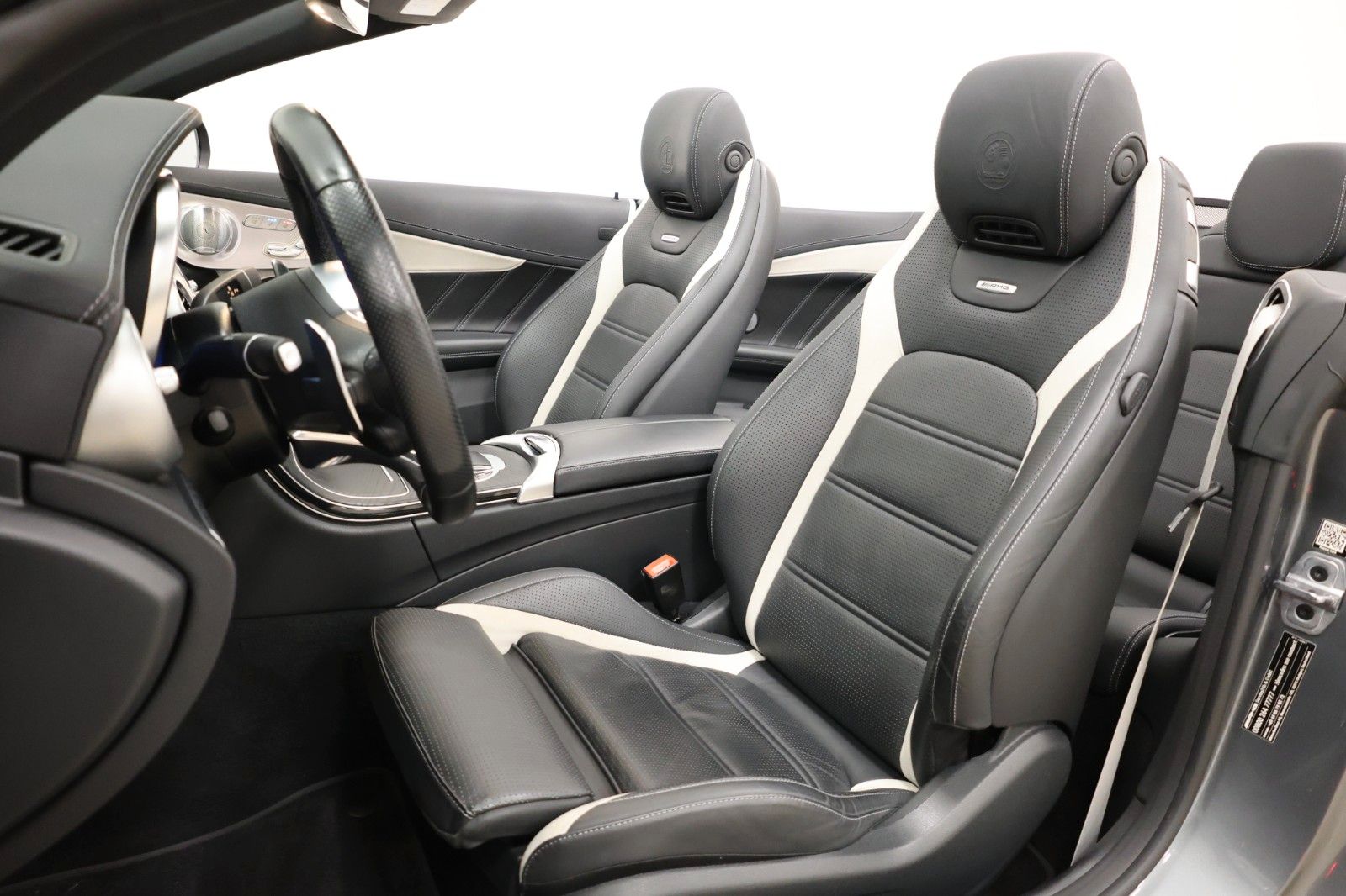 Mercedes-Benz C 63 S AMG Cabriolet foto 6
