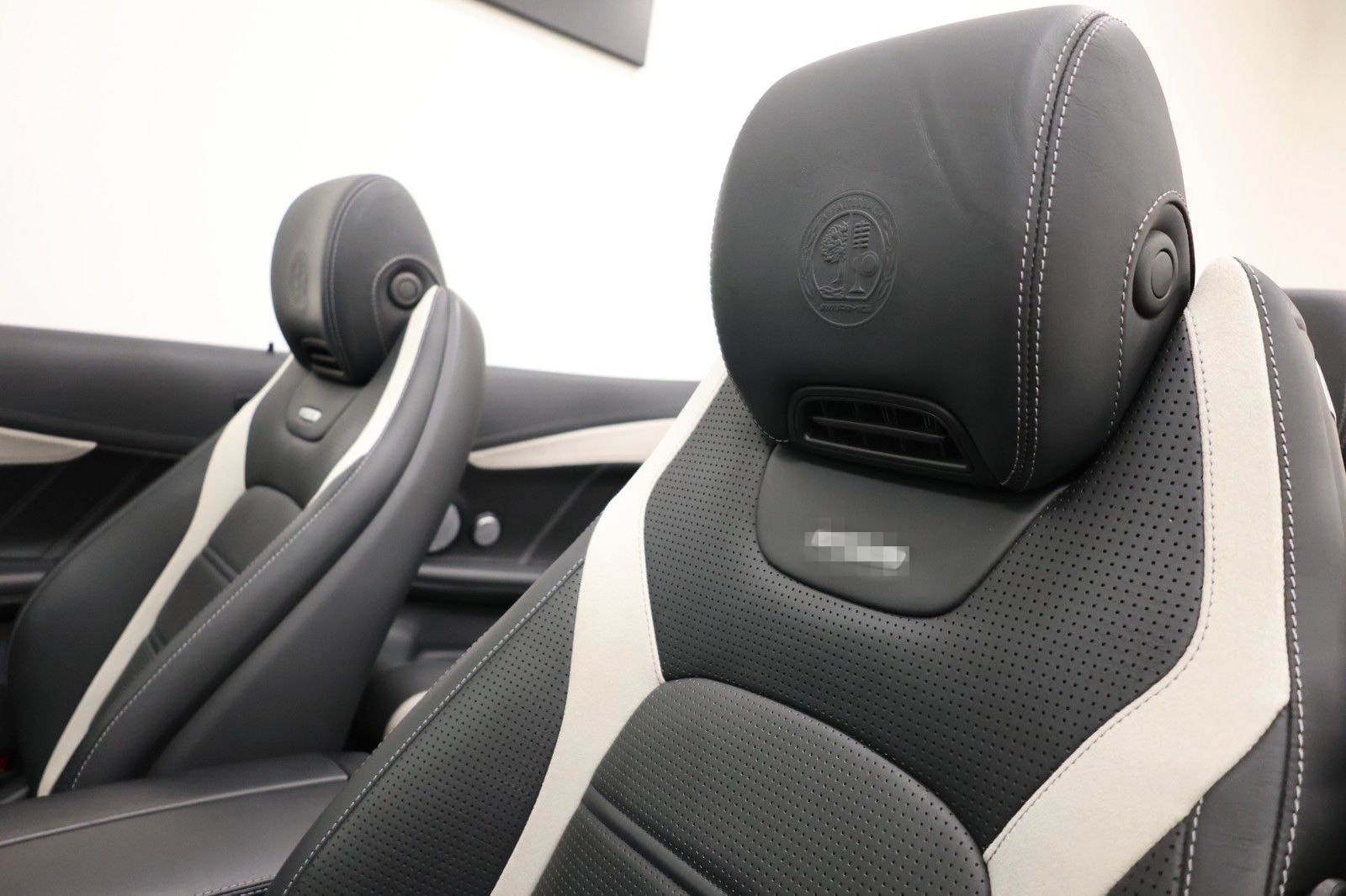 Mercedes-Benz C 63 S AMG Cabriolet foto 7
