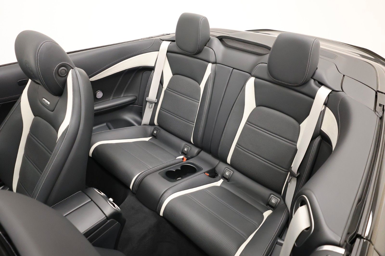 Mercedes-Benz C 63 S AMG Cabriolet foto 8