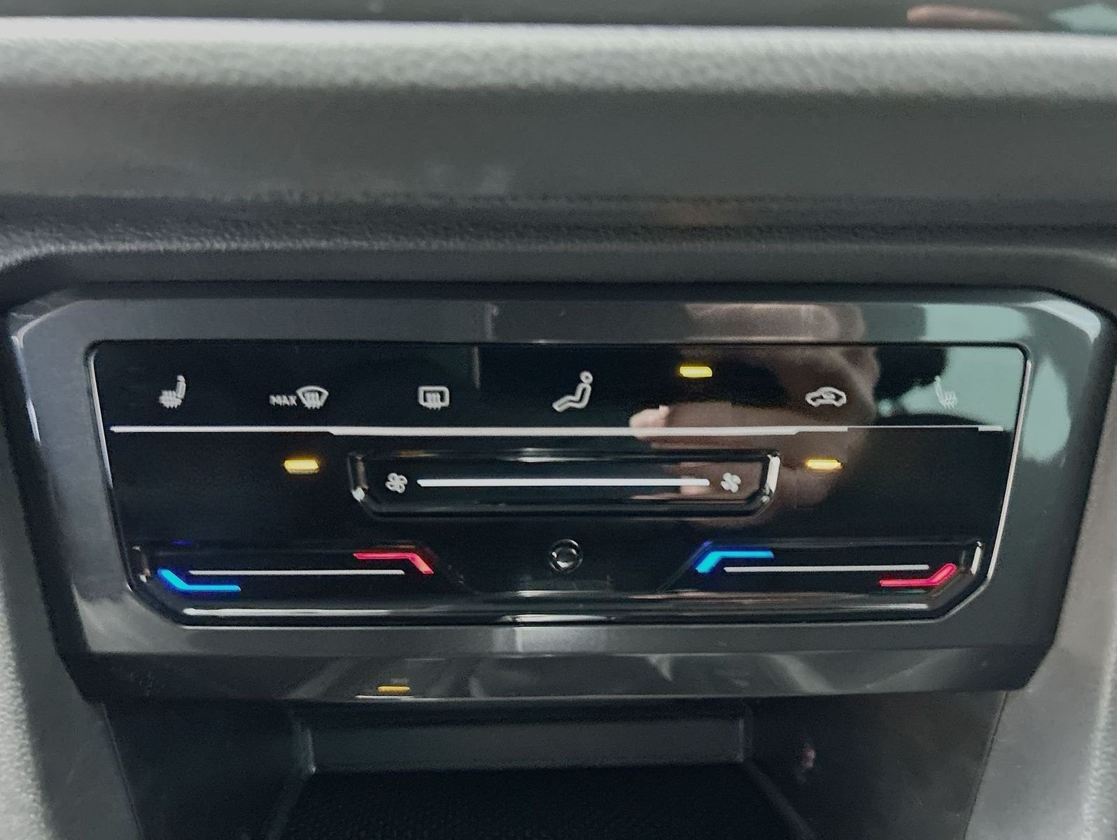 Volkswagen Tiguan 2.0 TDI DSG United foto 14