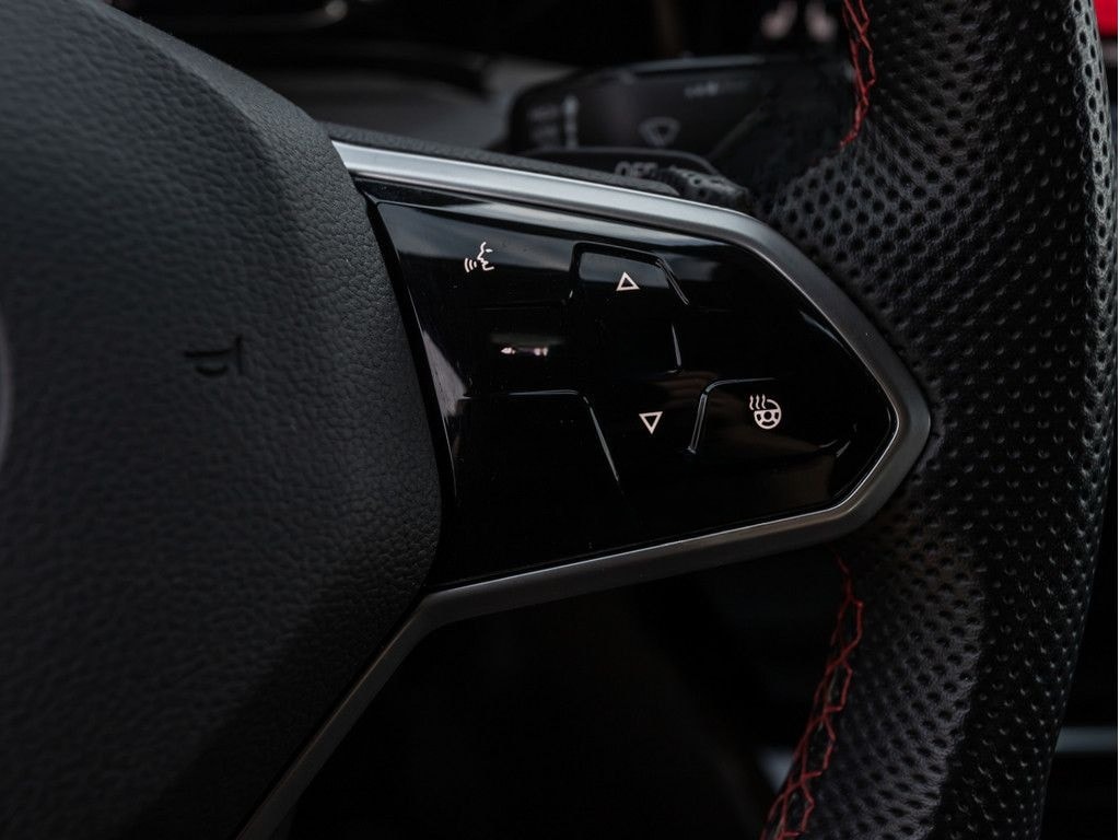 Volkswagen Golf VIII GTI Clubsport 2,0 l TSI DSG MATRIX-LED foto 18