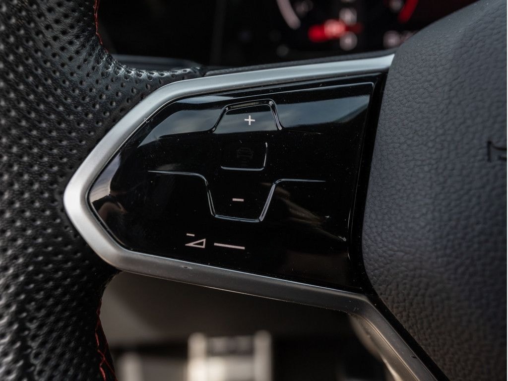 Volkswagen Golf VIII GTI Clubsport 2,0 l TSI DSG MATRIX-LED foto 19