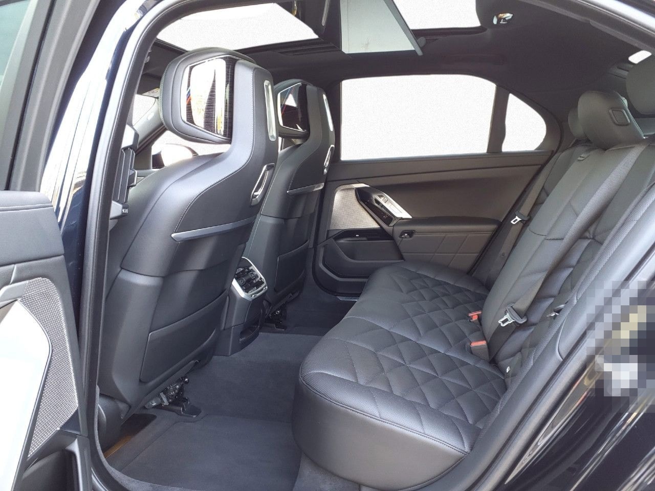 BMW 740d xDr M SPORT FondEnt,SkyL,StHz,360,B&W,DAPro foto 12