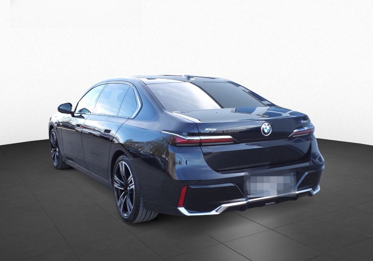 BMW 740d xDr M SPORT FondEnt,SkyL,StHz,360,B&W,DAPro foto 6