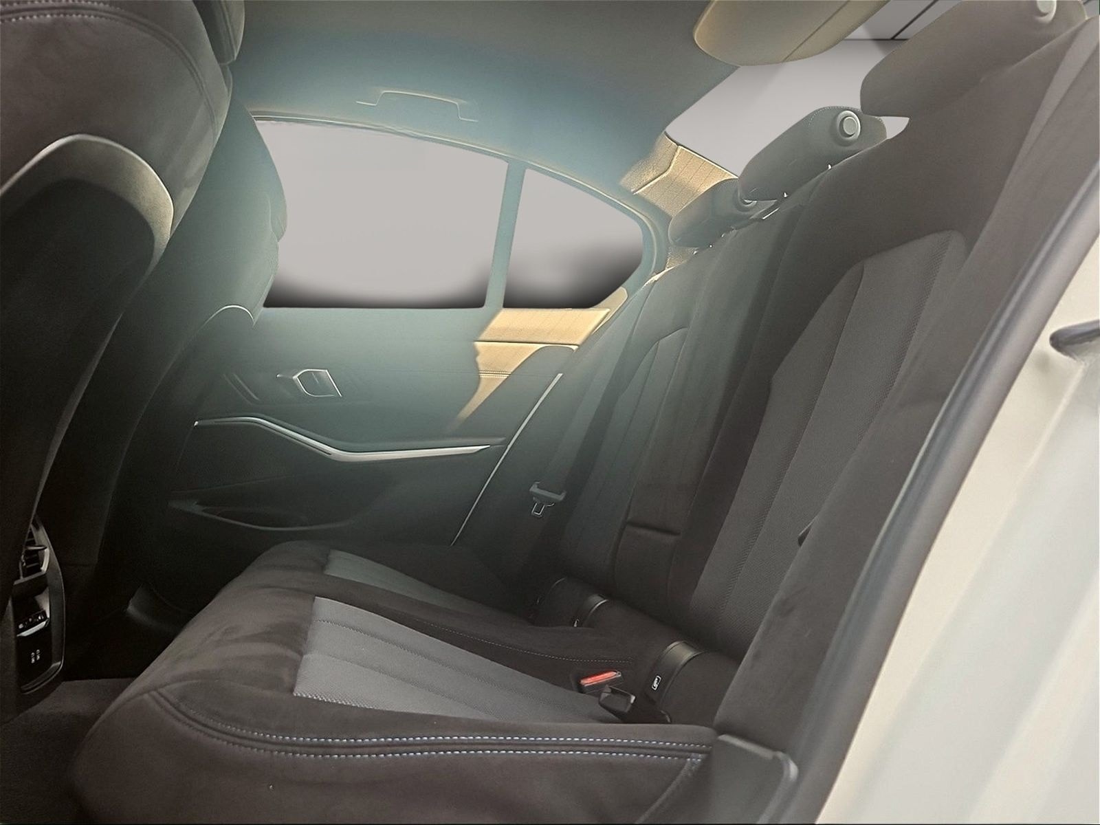 BMW 318d Limousine M Sport Navi Kamera HiFi Alarm foto 6