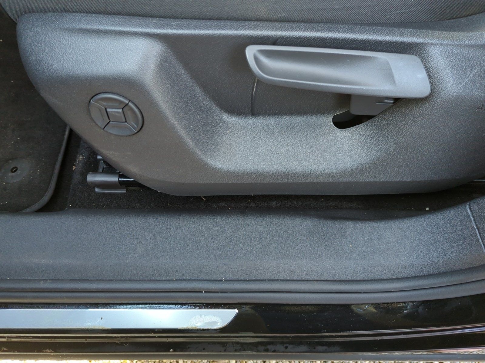 Volkswagen Tiguan 1.5 TSI DSG GOAL AHK MATRIX NAVI KLIMA foto 17