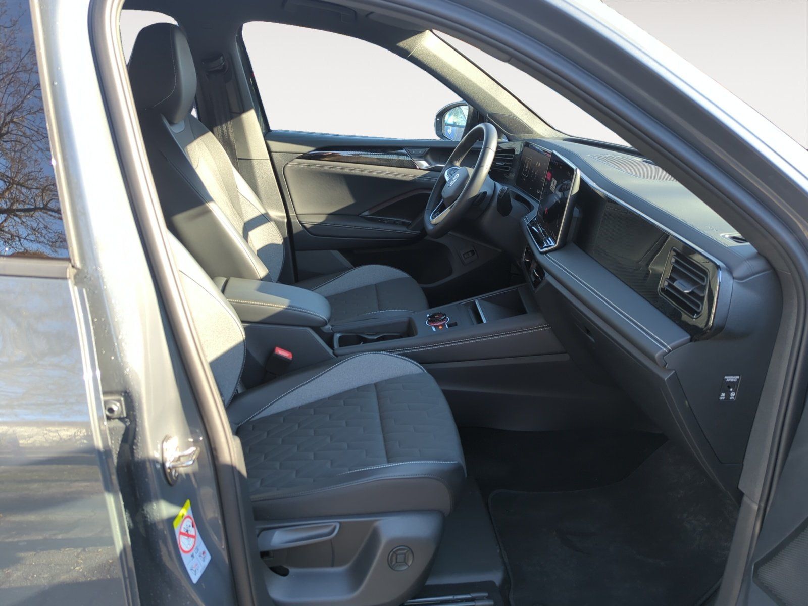 Volkswagen Tiguan 1.5 TSI DSG GOAL AHK MATRIX KLIMA ACC foto 8