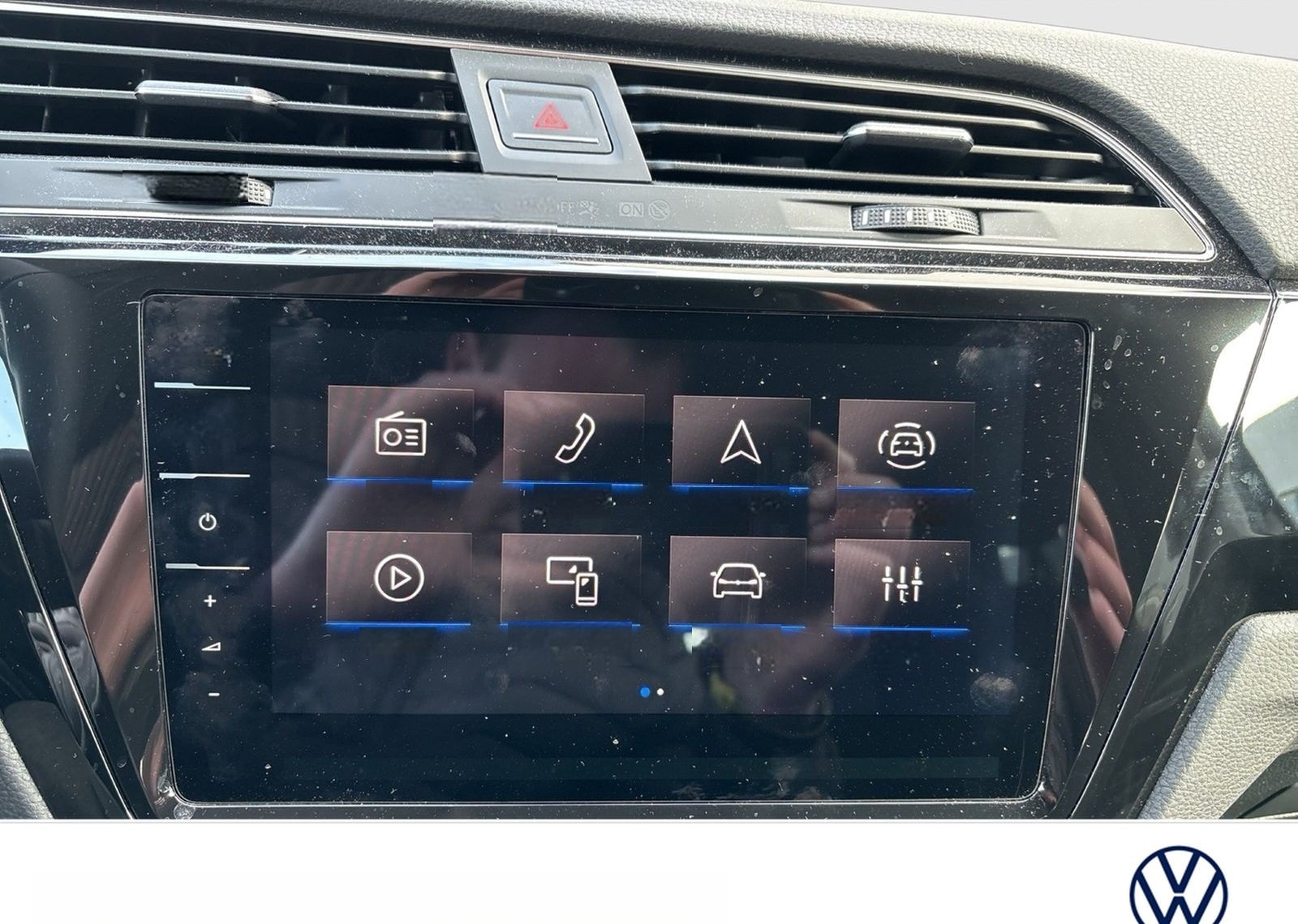 Volkswagen Touran 2.0 HIGHLINE AHK ACC LM17 NAVI CARPLAY foto 12