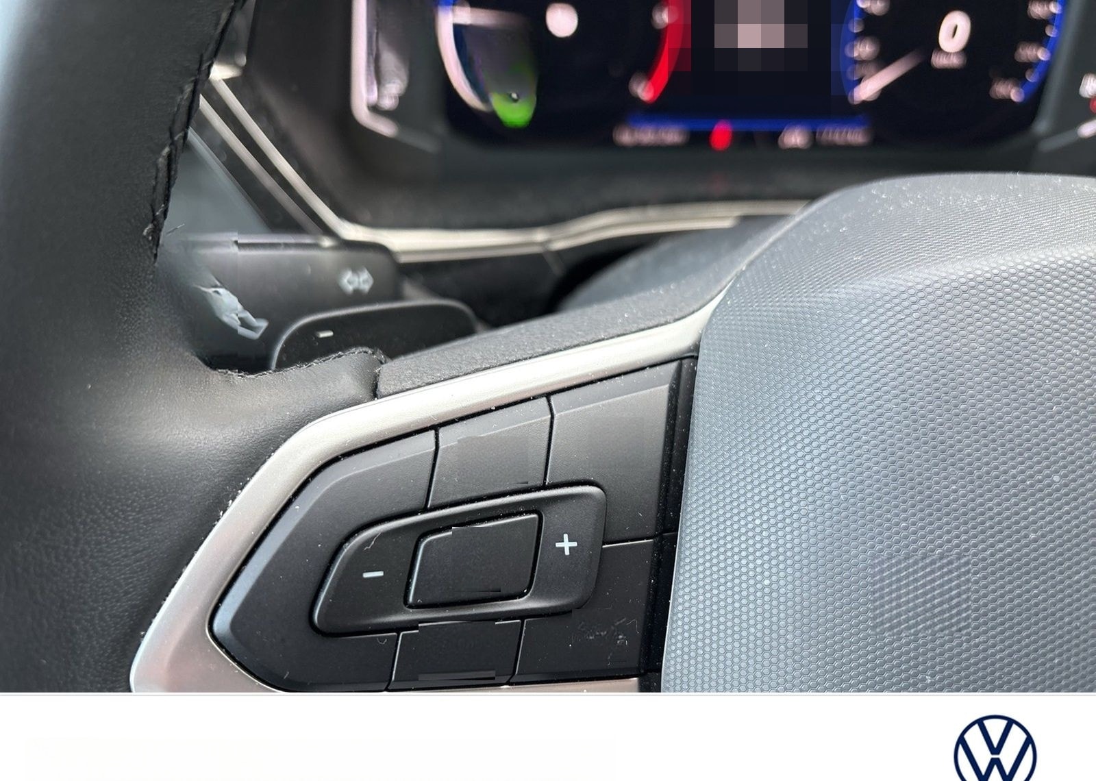 Volkswagen Touran 2.0 HIGHLINE AHK ACC LM17 NAVI CARPLAY foto 17