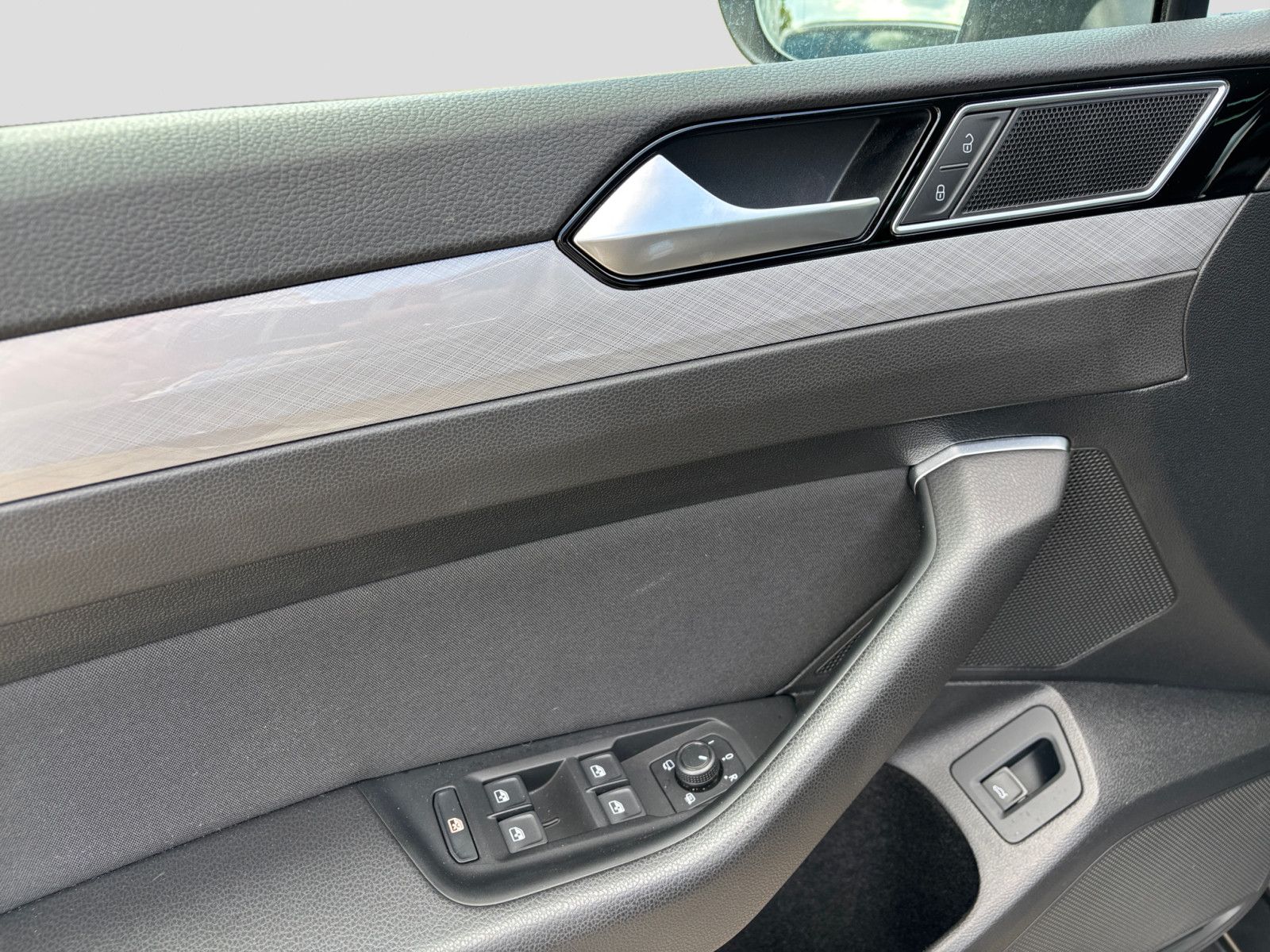 Volkswagen Passat Variant 2.0TDI DSG Business LED AHK CAM foto 14