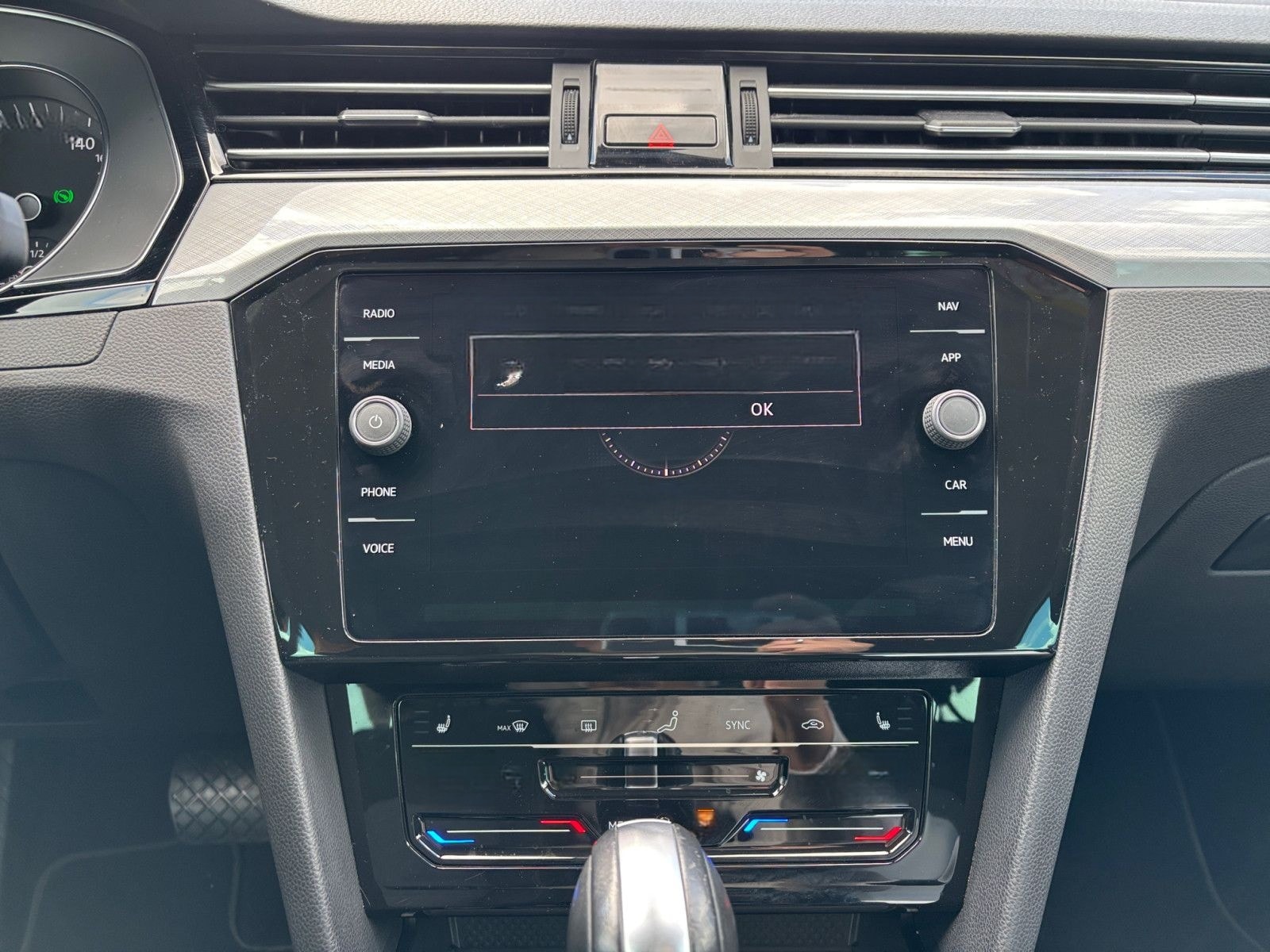 Volkswagen Passat Variant 2.0TDI DSG Business LED AHK CAM foto 7