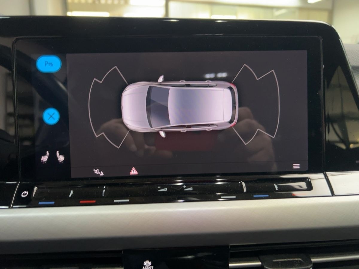 Volkswagen Golf VIII 1.5 TSI Life Sitzhzg LED Navi Kamera foto 17