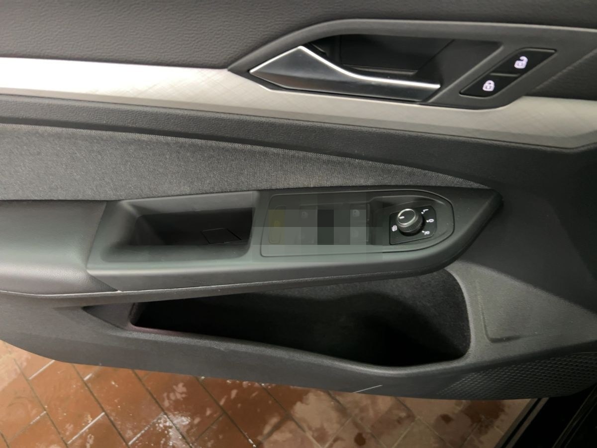 Volkswagen Golf VIII 1.5 TSI Life Sitzhzg LED Navi Kamera foto 18