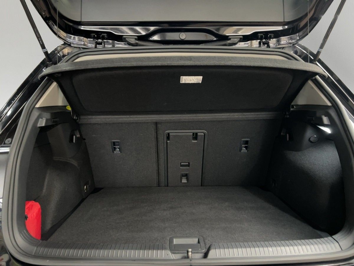 Volkswagen Golf VIII 1.5 TSI Life Sitzhzg LED Navi Kamera foto 8