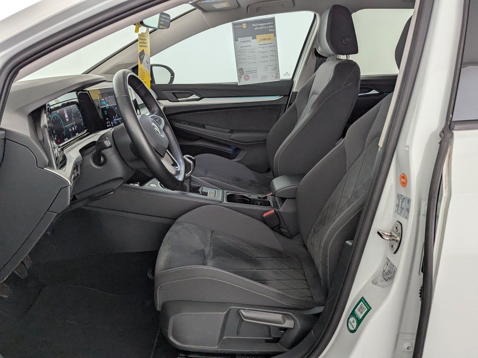 Volkswagen Golf VIII 1.5 TSI Life OPF LED+NAVI+RFK+ACC+SHZ+ foto 15