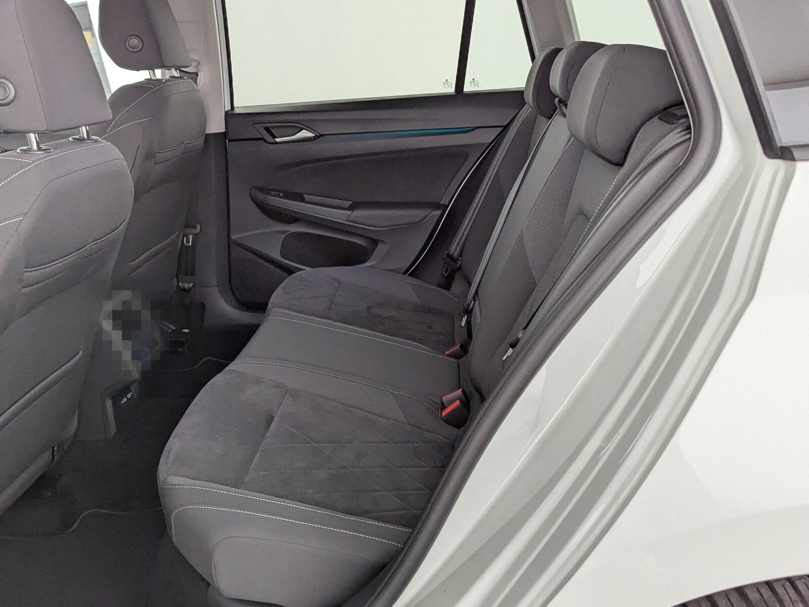 Volkswagen Golf VIII 1.5 TSI Life OPF LED+NAVI+RFK+ACC+SHZ+ foto 16