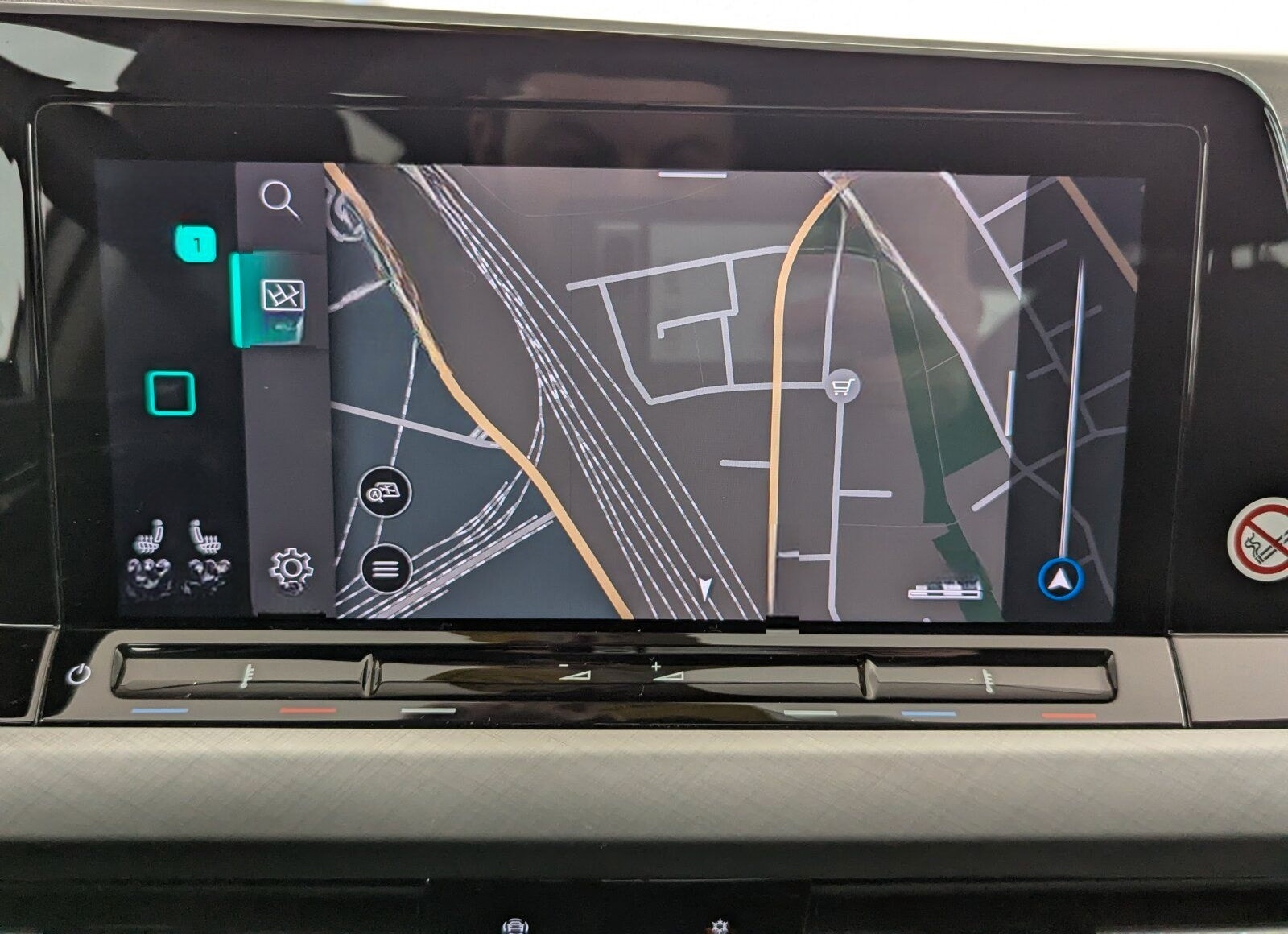 Volkswagen Golf VIII 1.5 TSI Life OPF LED+NAVI+RFK+ACC+SHZ+ foto 19