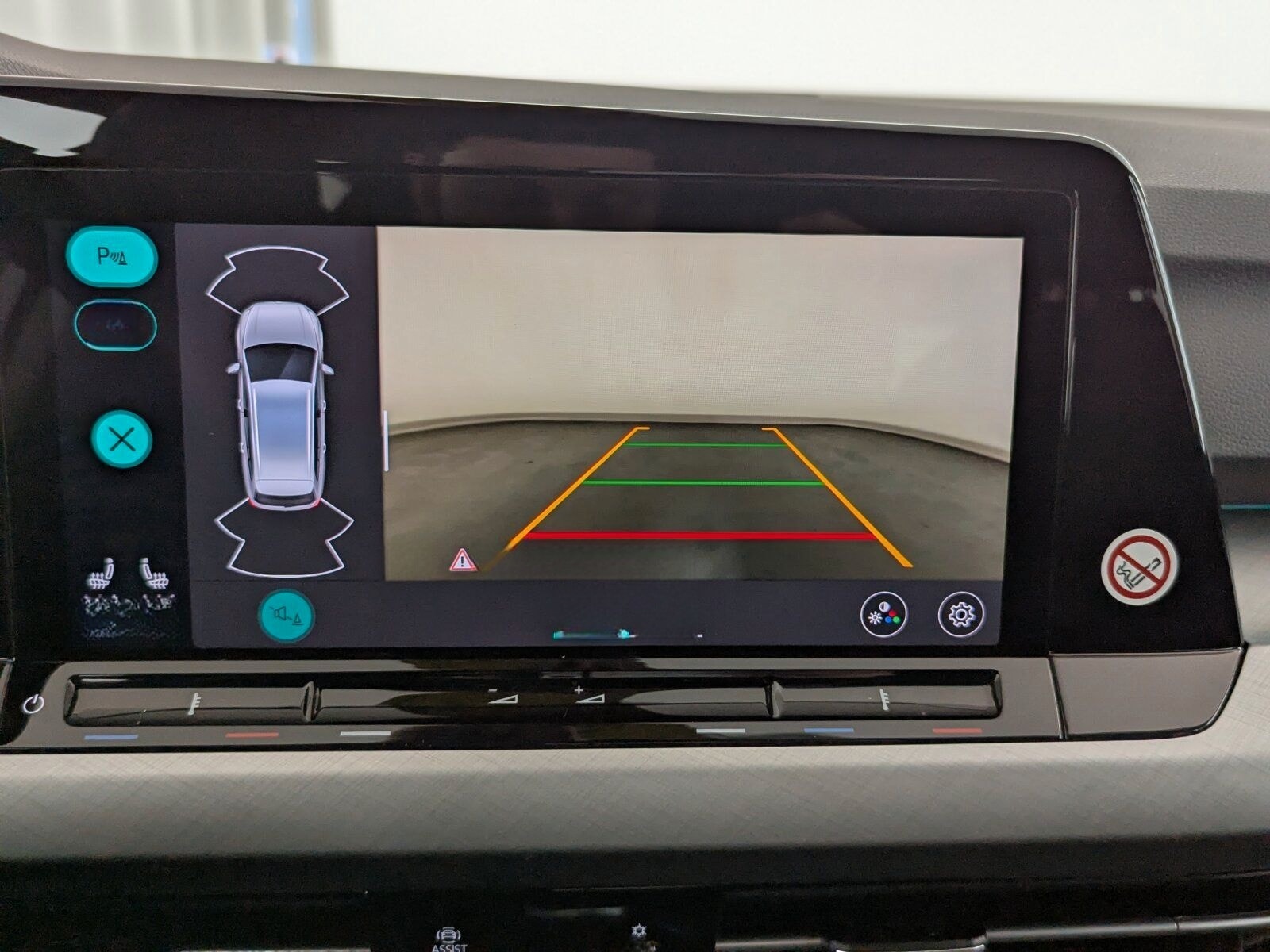 Volkswagen Golf VIII 1.5 TSI Life OPF LED+NAVI+RFK+ACC+SHZ+ foto 20