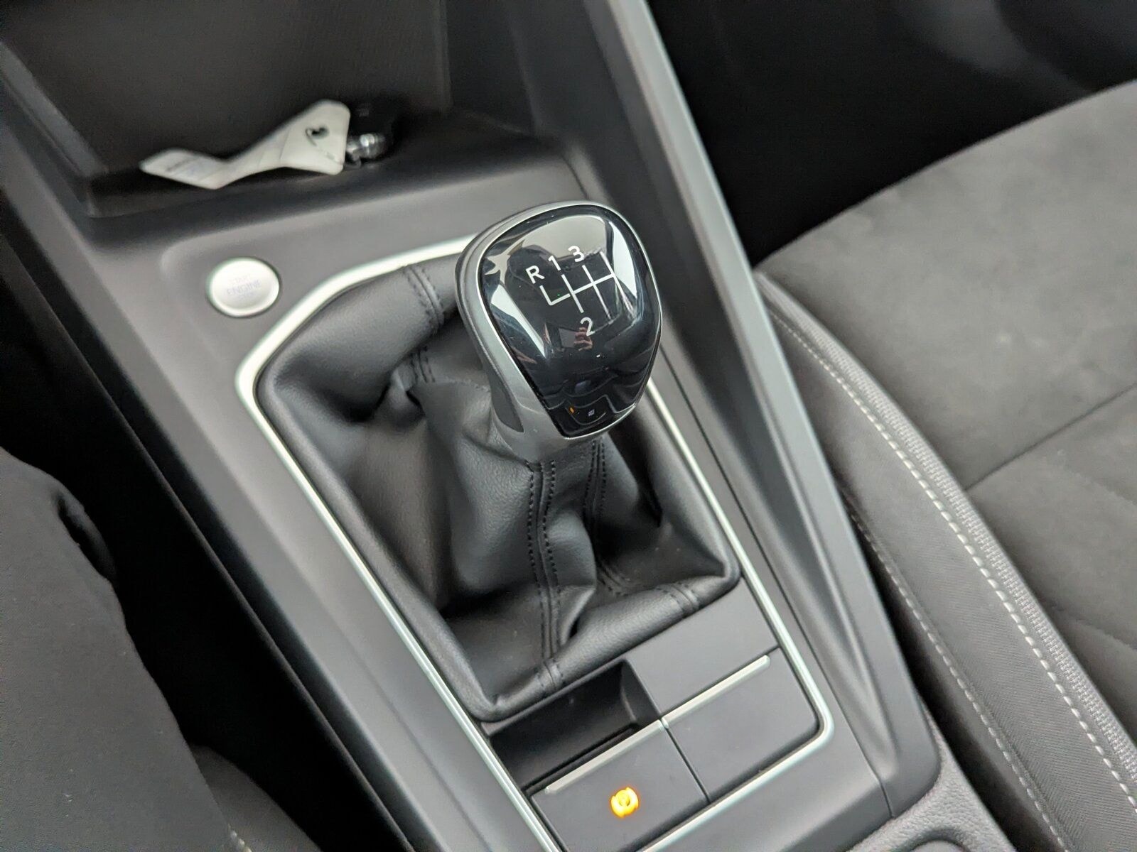 Volkswagen Golf VIII 1.5 TSI Life OPF LED+NAVI+RFK+ACC+SHZ+ foto 21