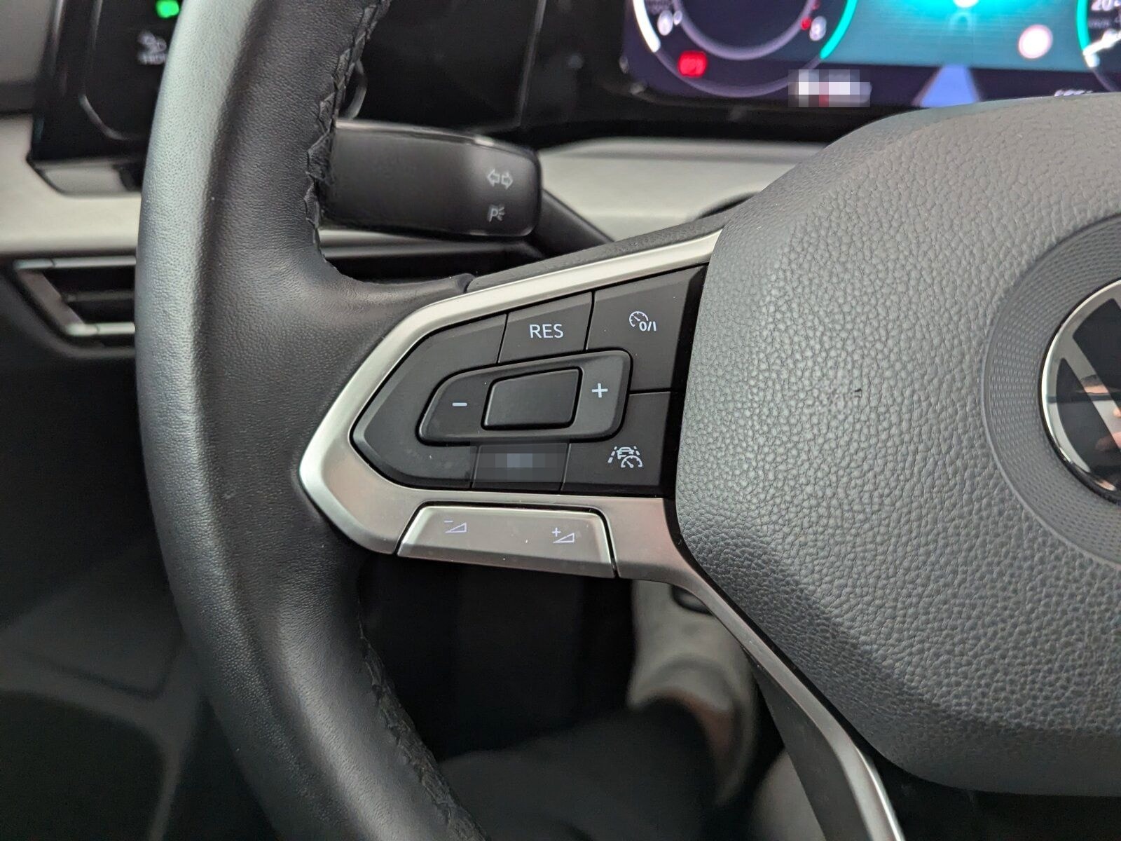 Volkswagen Golf VIII 1.5 TSI Life OPF LED+NAVI+RFK+ACC+SHZ+ foto 22