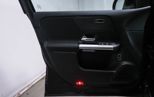 Mercedes-Benz GLA 200 d+Modelljahr2025+AHK+Progressive Line Ad foto 13