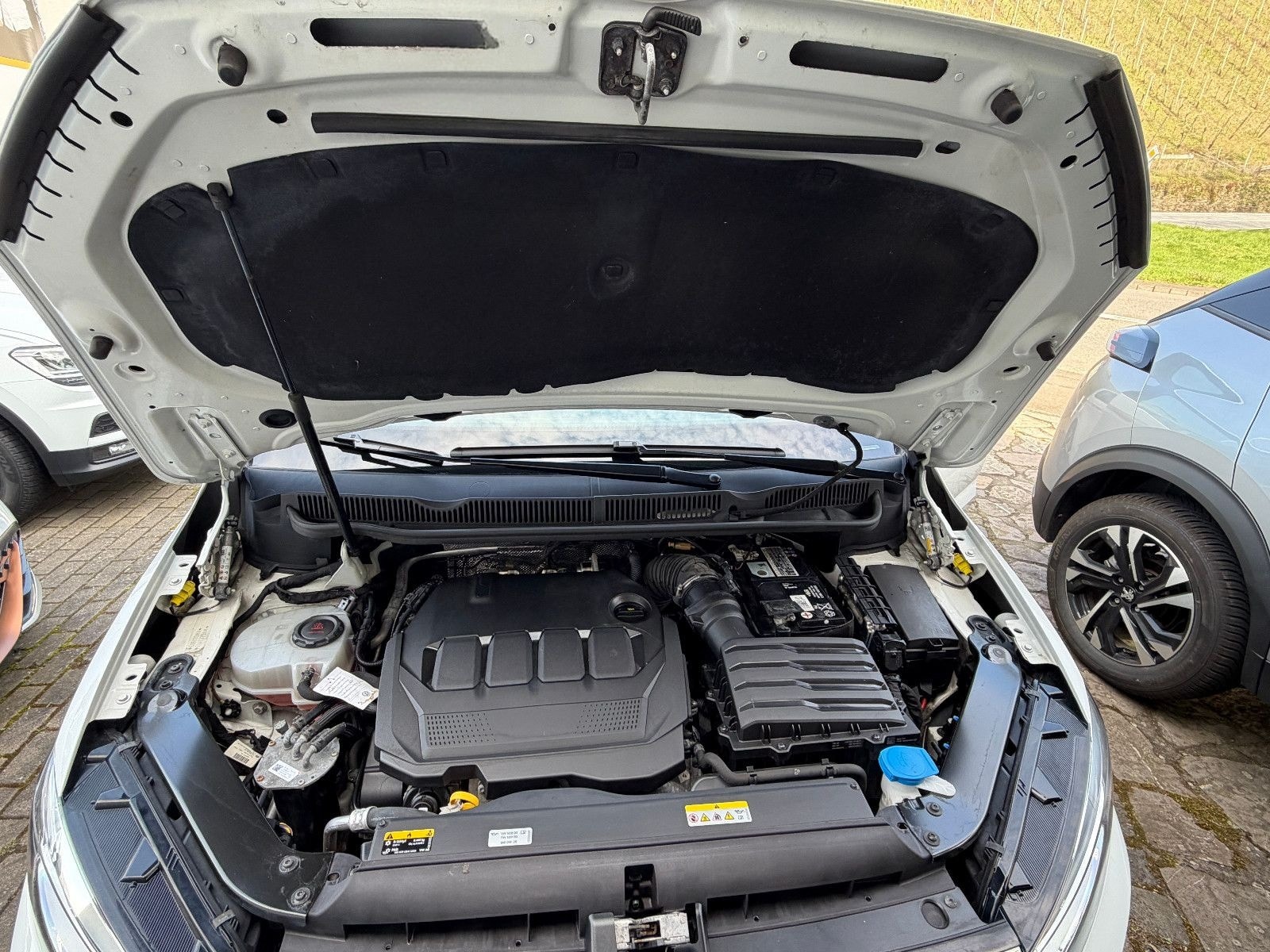 Volkswagen Touran 2.0 TDI SCR DSG Highline 1.Hand ACC foto 19