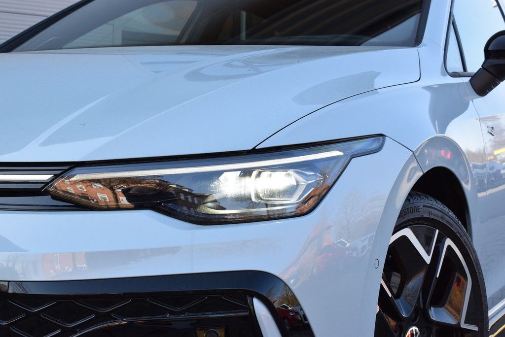 Volkswagen Golf VIII 1.5 eTSI DSG *R-Line*Matrix*AHK*Pano* foto 23