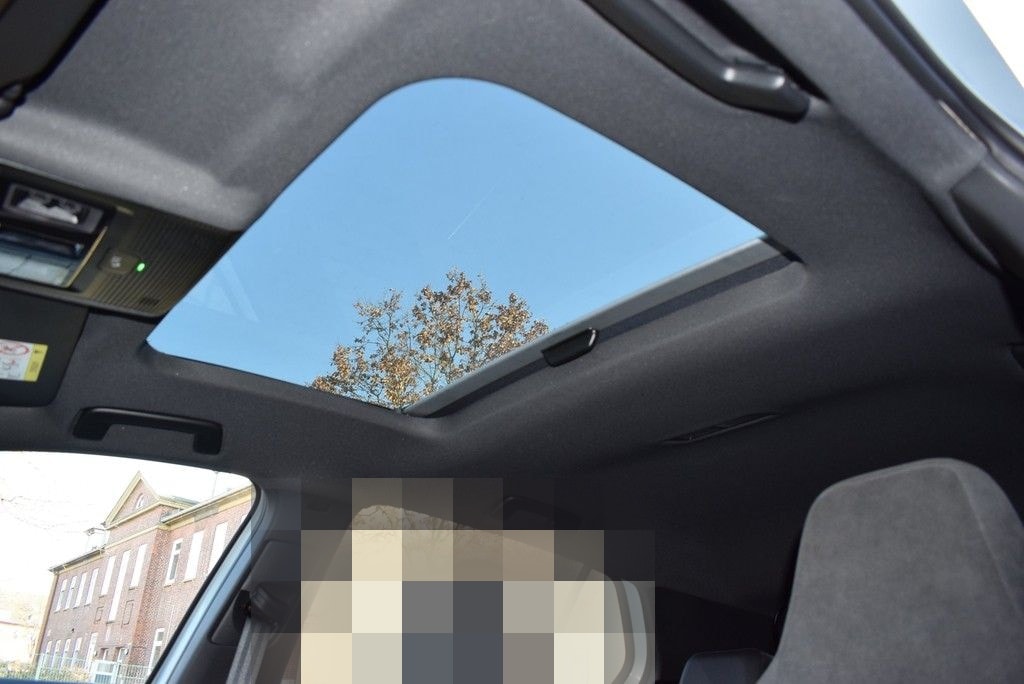 Volkswagen Golf VIII 1.5 eTSI DSG *R-Line*Matrix*AHK*Pano* foto 7