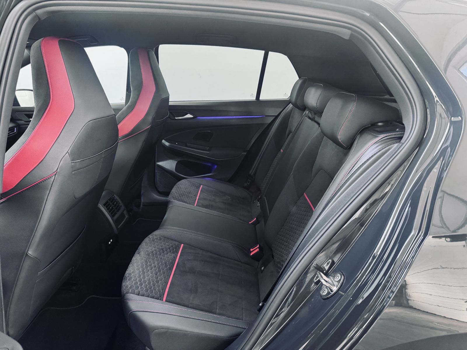 Volkswagen Golf GTI Clubsport / IQ Light / Navi /Harman-Kar foto 18