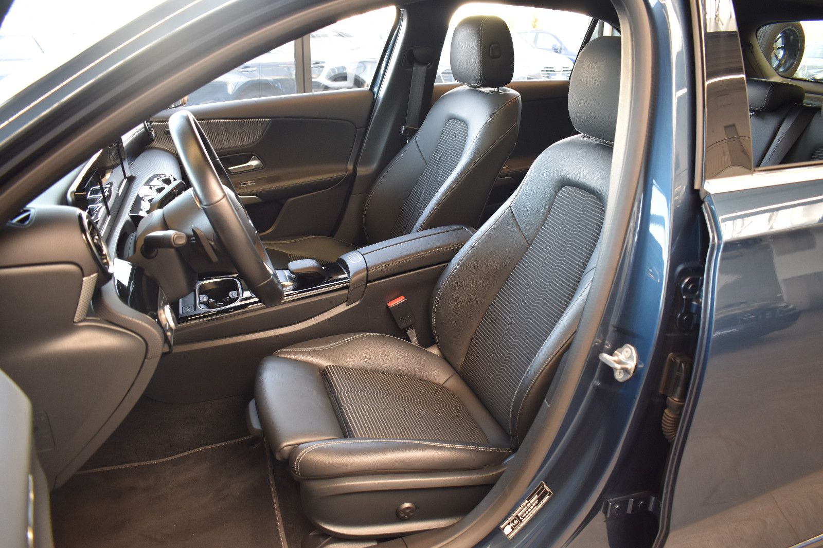 Mercedes-Benz A200d Limo Progressive 8G-DCT Nav~PanoSD~AHK~DAB foto 8