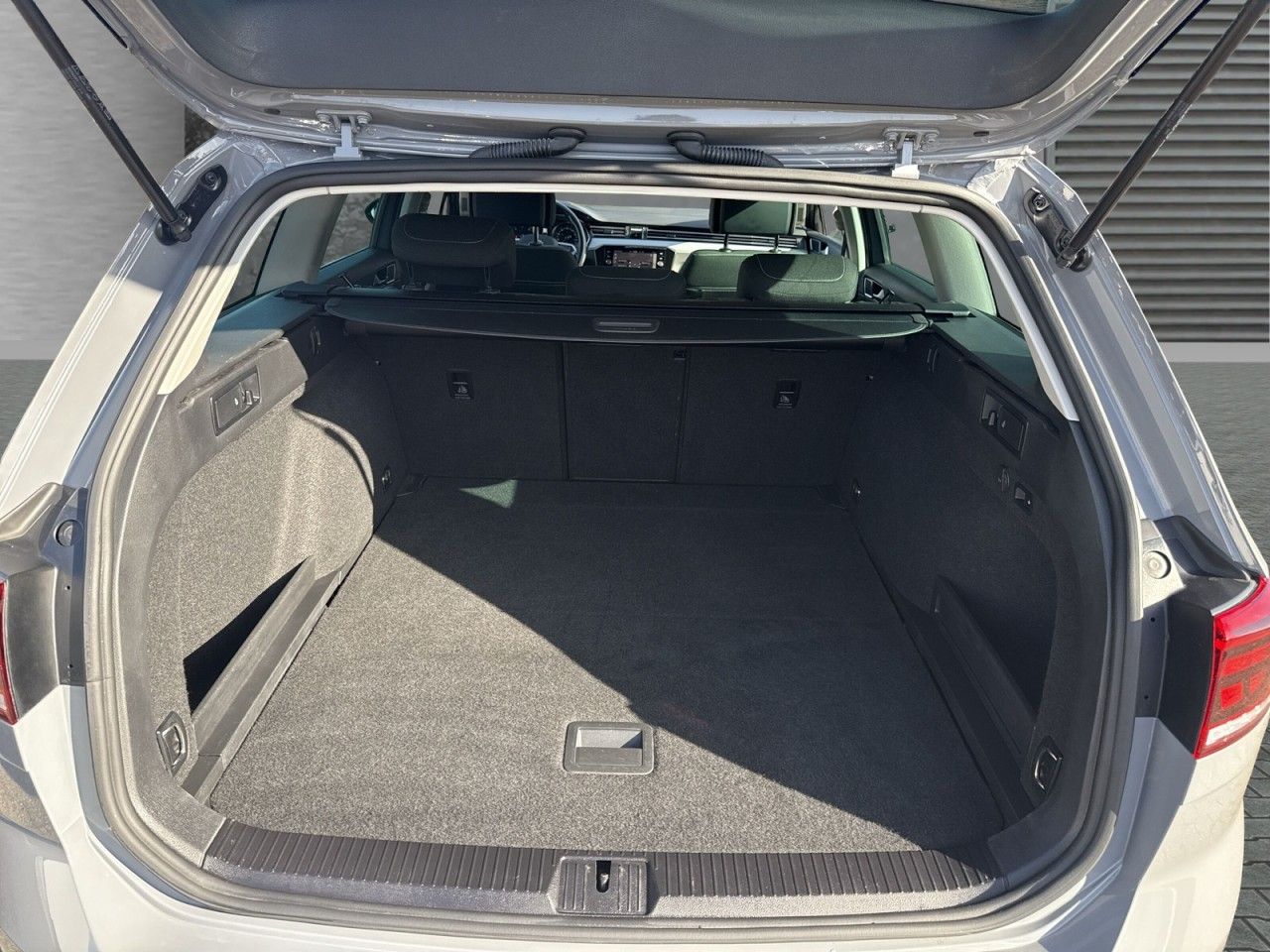 Volkswagen Passat Variant 2.0 TDI++Aut.++AHK++Navi++Massage foto 8