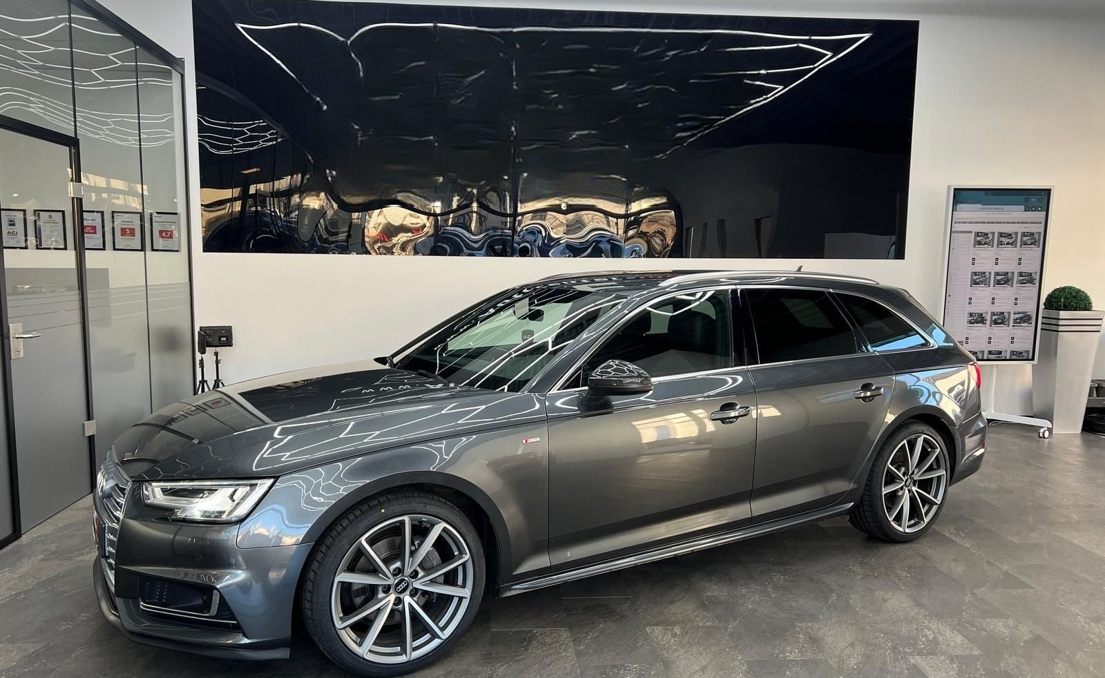 Audi A4 2.0 TDI quattro S-LineSport+,  VirtDispl, AHK foto 4