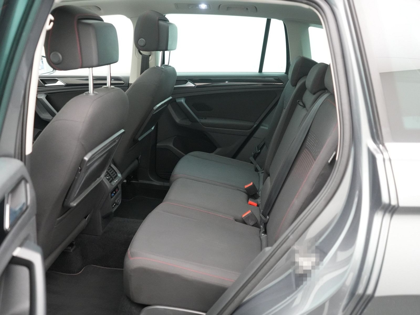 Volkswagen Tiguan R-Line AHK ACC NAVI SHZ PANO foto 12