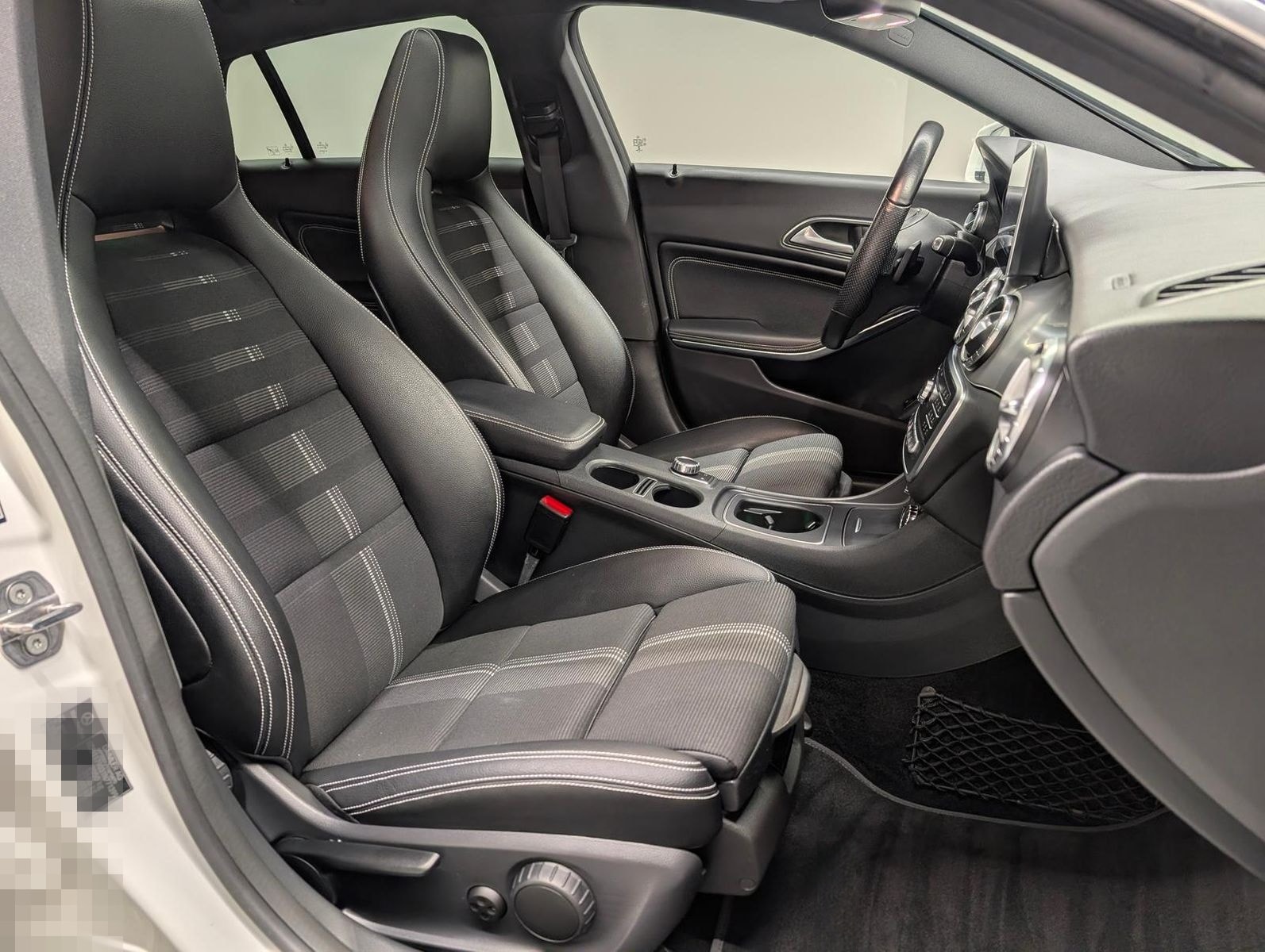 Mercedes-Benz CLA220 SB LED/Navi/SHZ/PDC/Tempom./Pano/18-LM foto 12