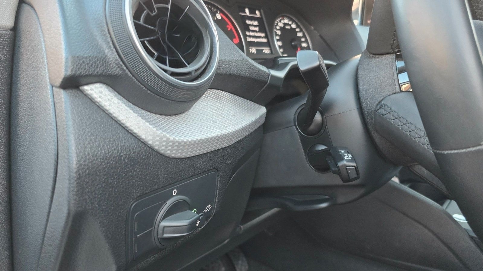 Audi Q2 35TFSI edition one foto 17